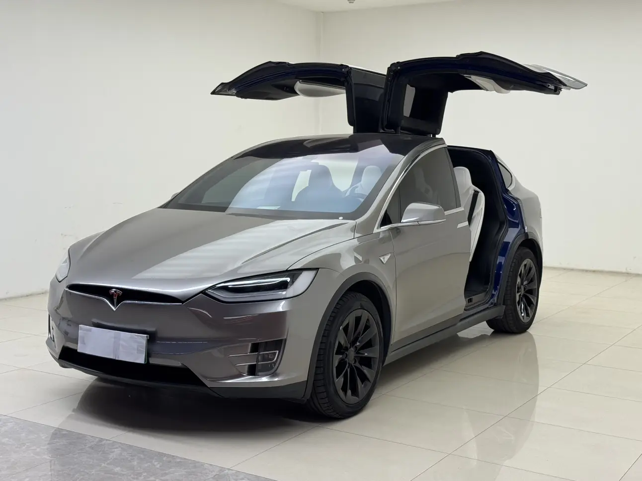 Tesla Model X  из Китая