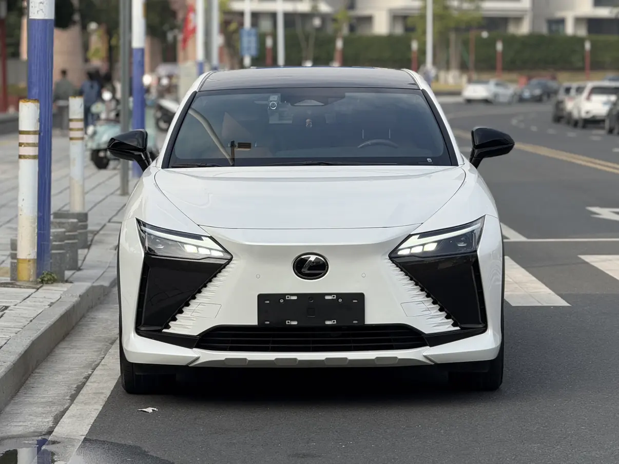 Lexus RZ  из Китая