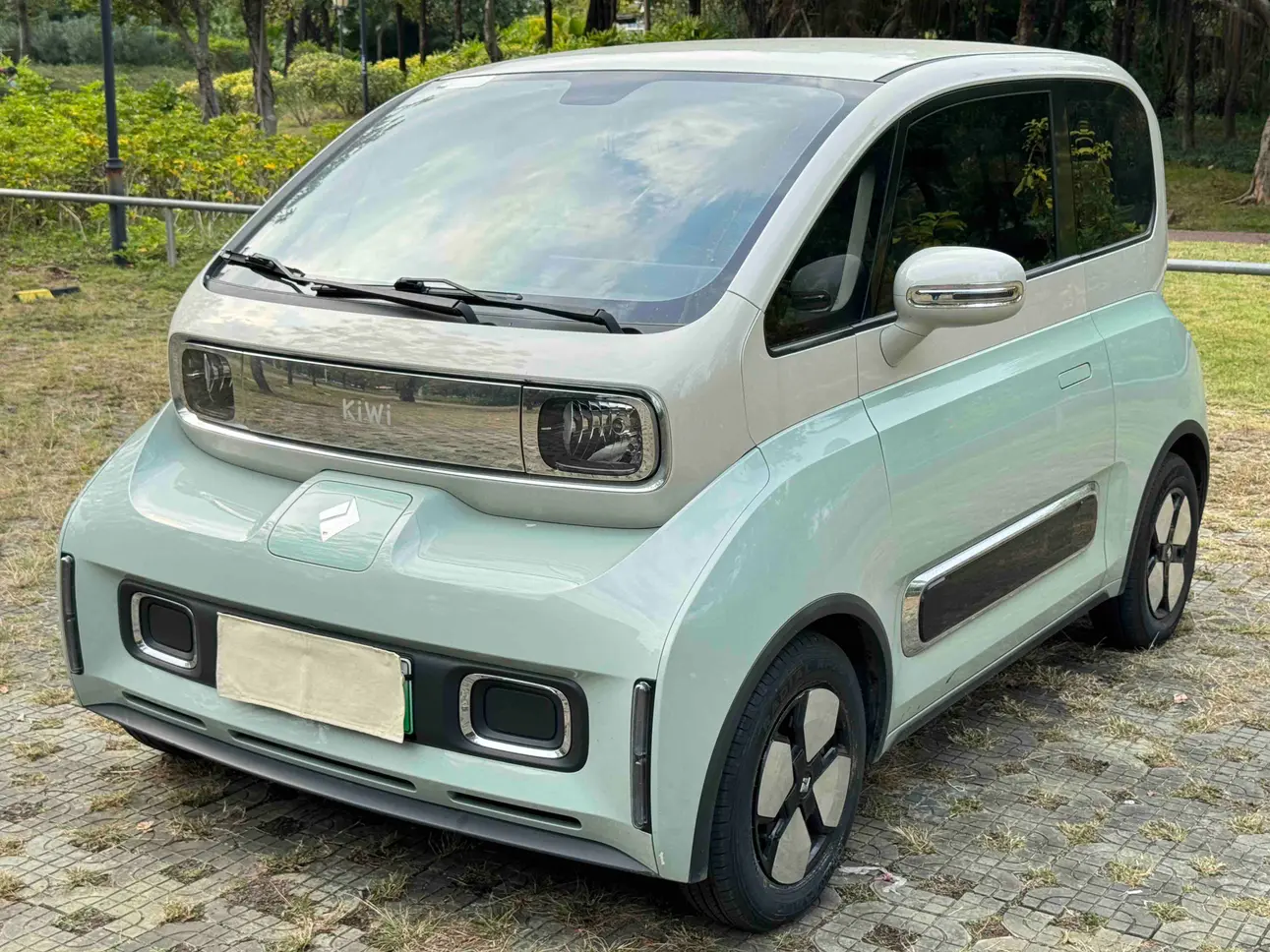 Baojun KiWi EV  из Китая