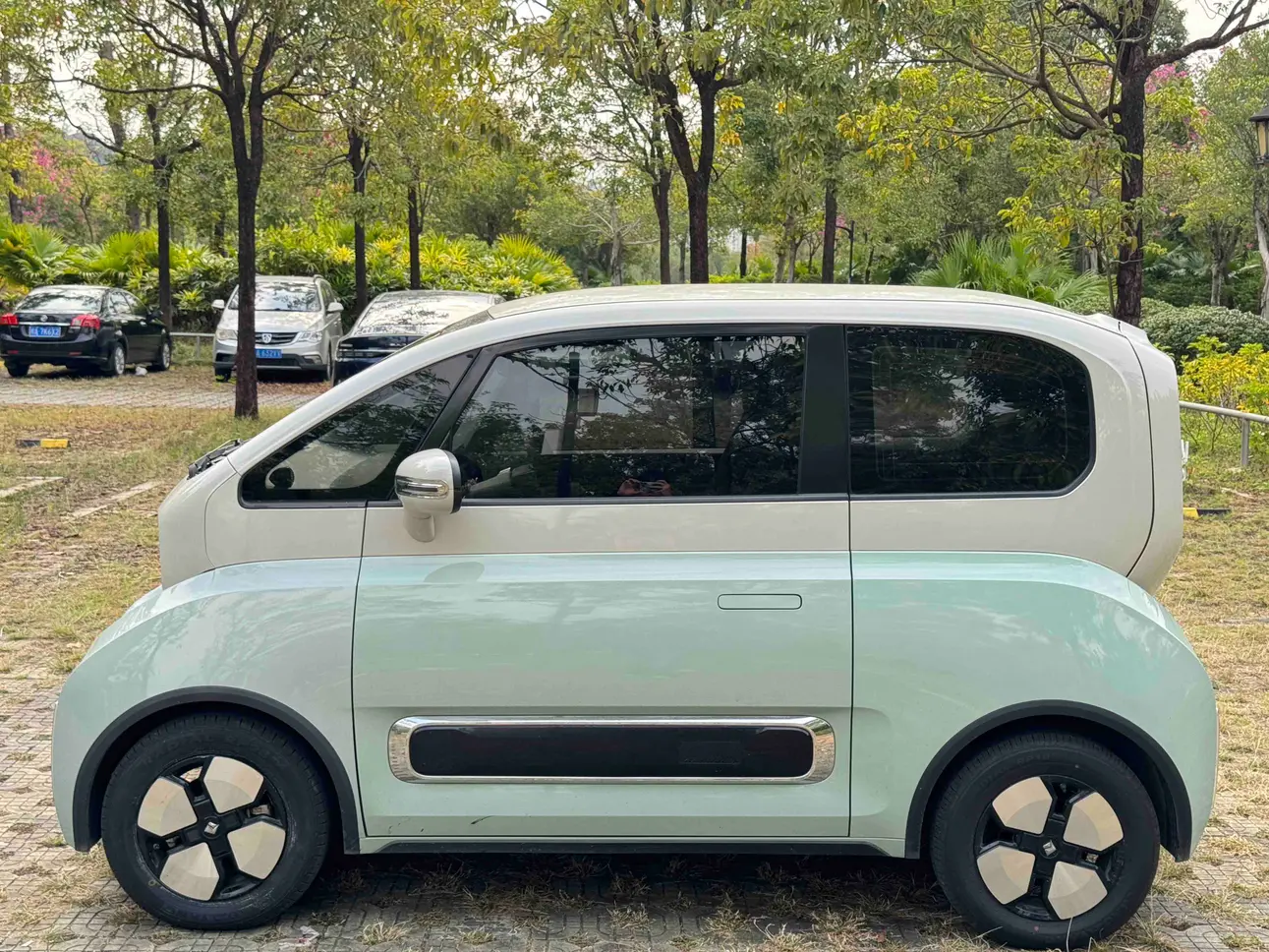 Baojun KiWi EV  из Китая