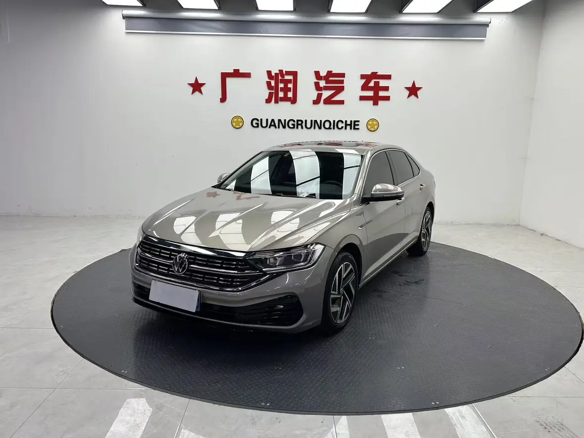 Volkswagen Sagitar  из Китая