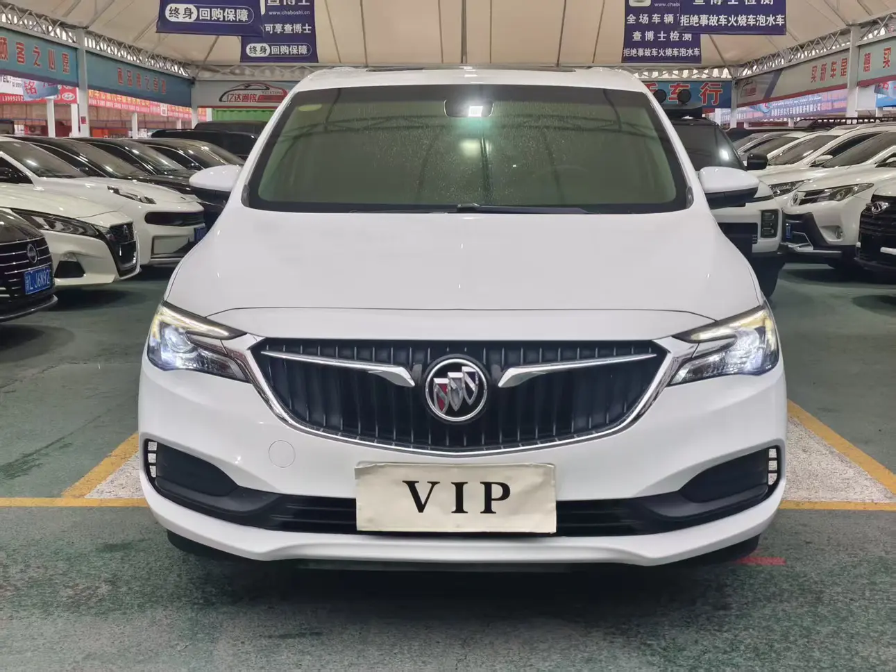 Buick GL6  из Китая