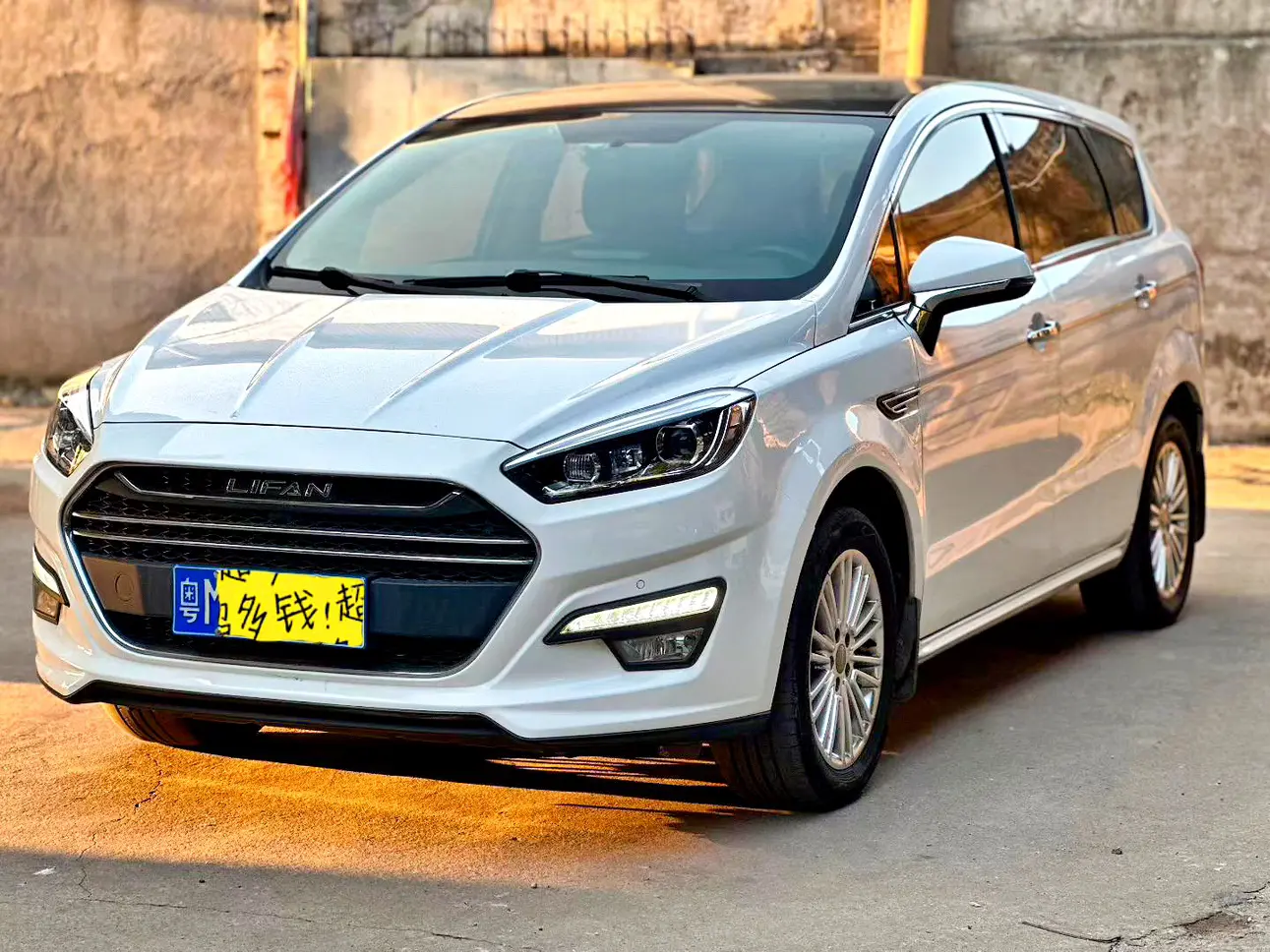 Lifan Xuanlang  из Китая