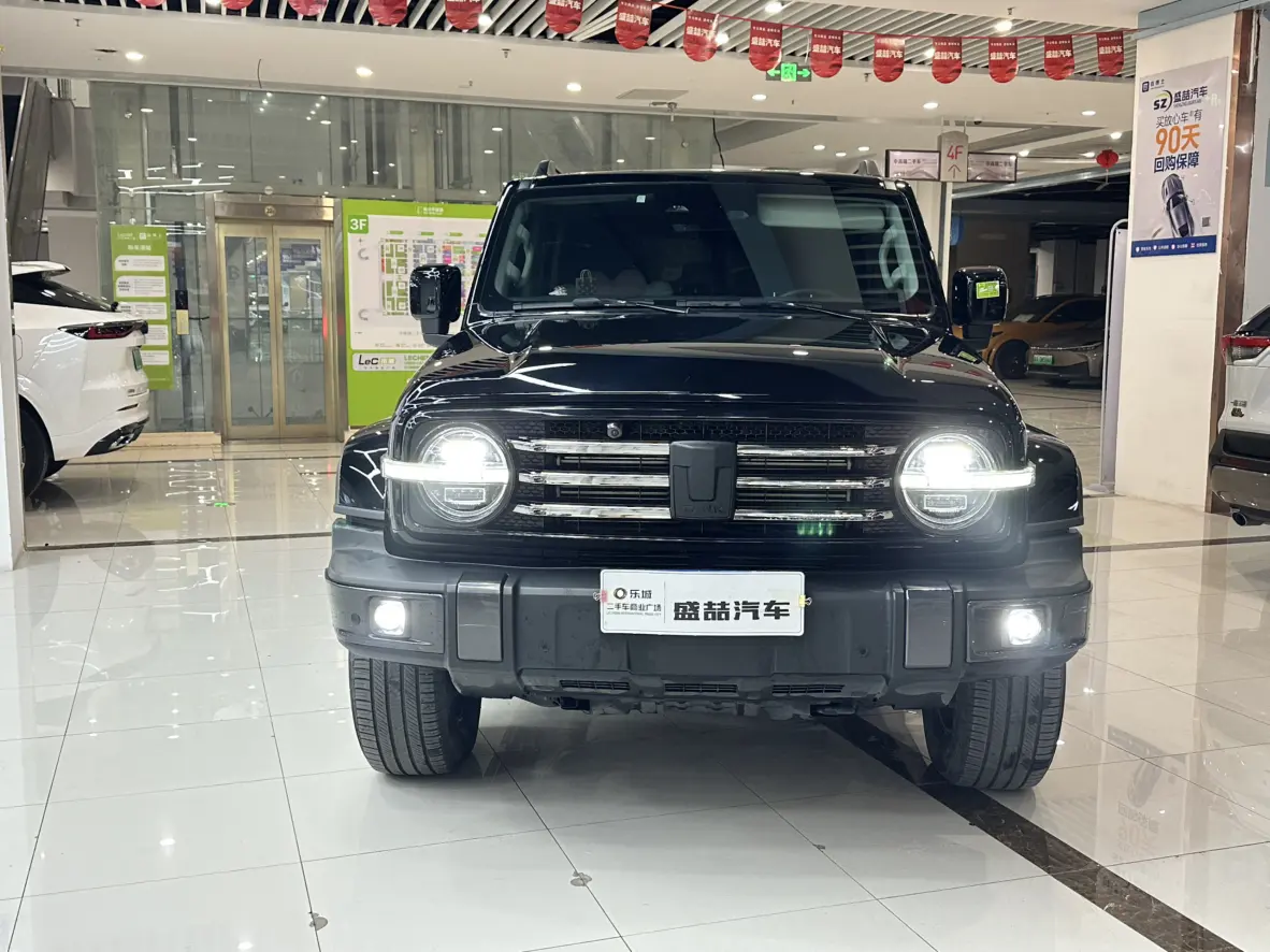 Tank 300  из Китая