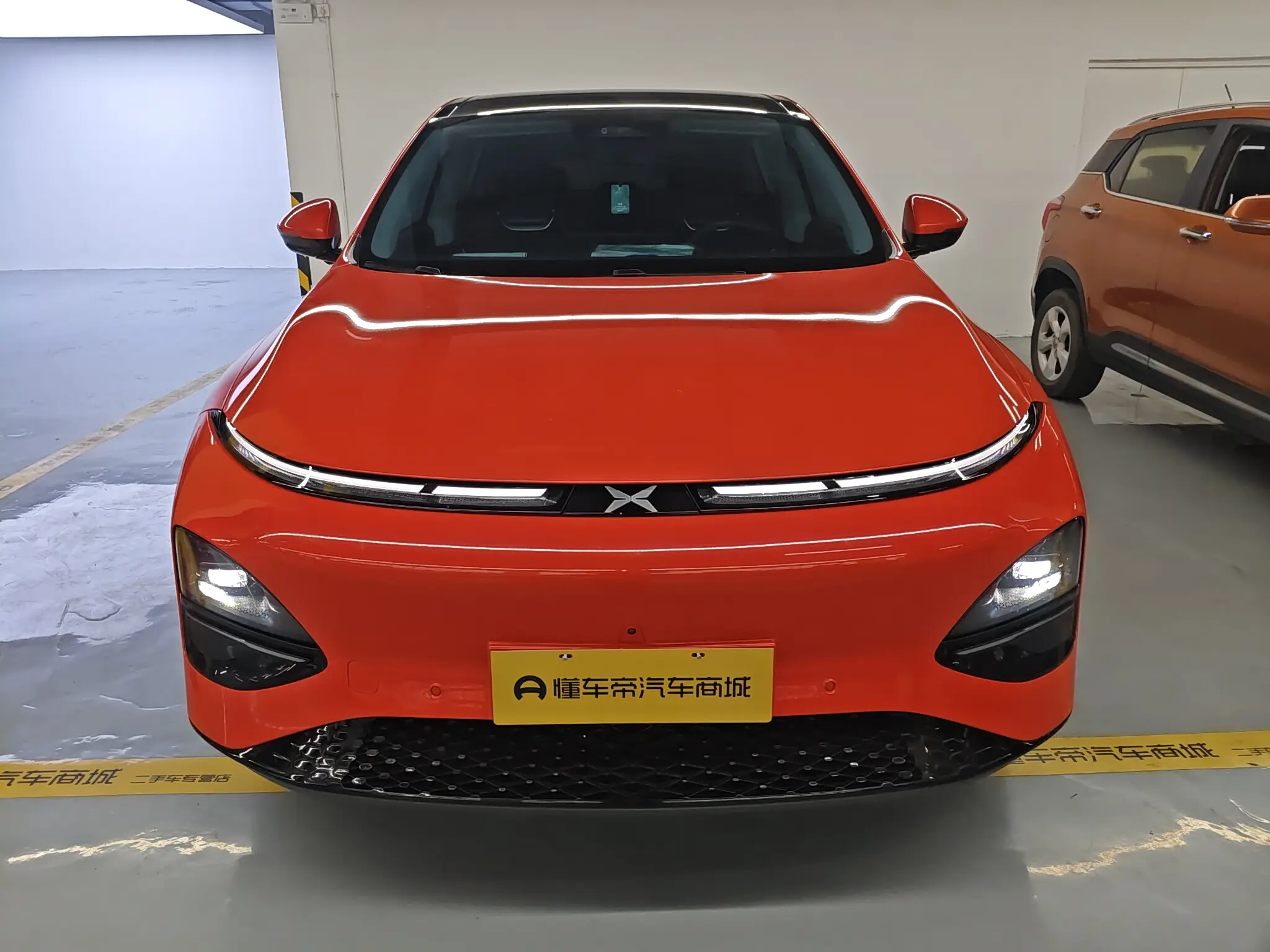 Xpeng G6  из Китая