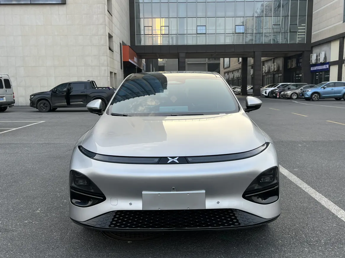 Xpeng G6  из Китая