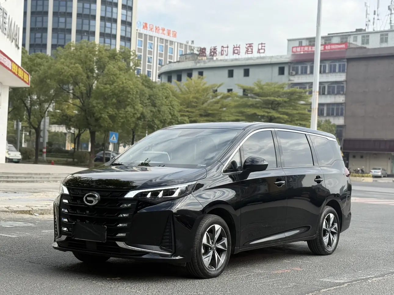 GAC Trumpchi M6  из Китая