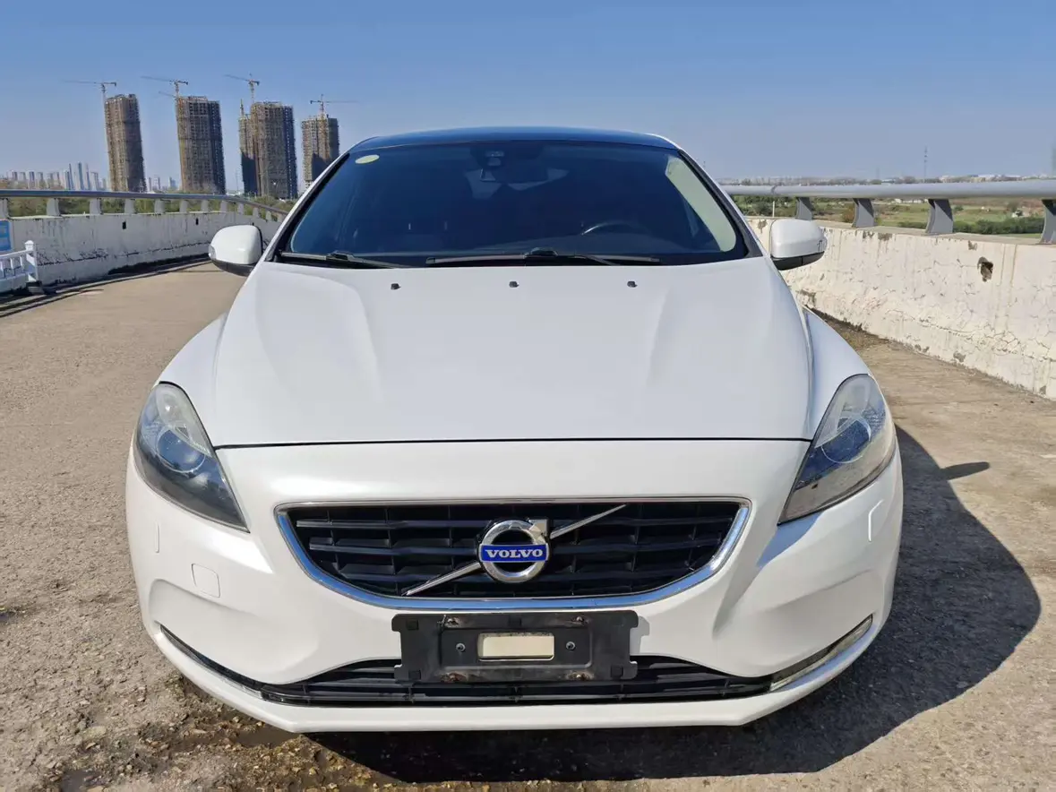 Volvo V40  из Китая