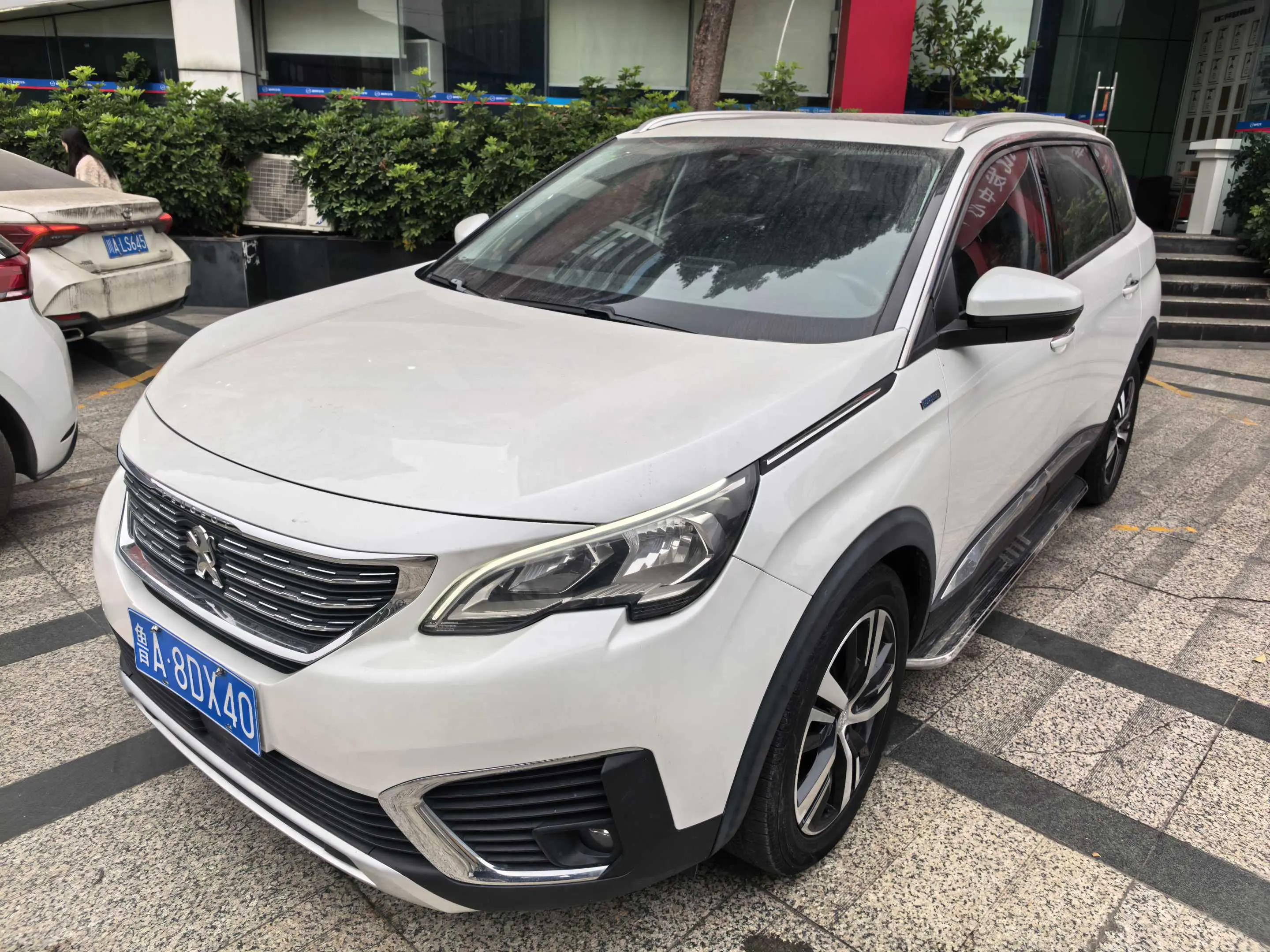 Peugeot 5008  из Китая