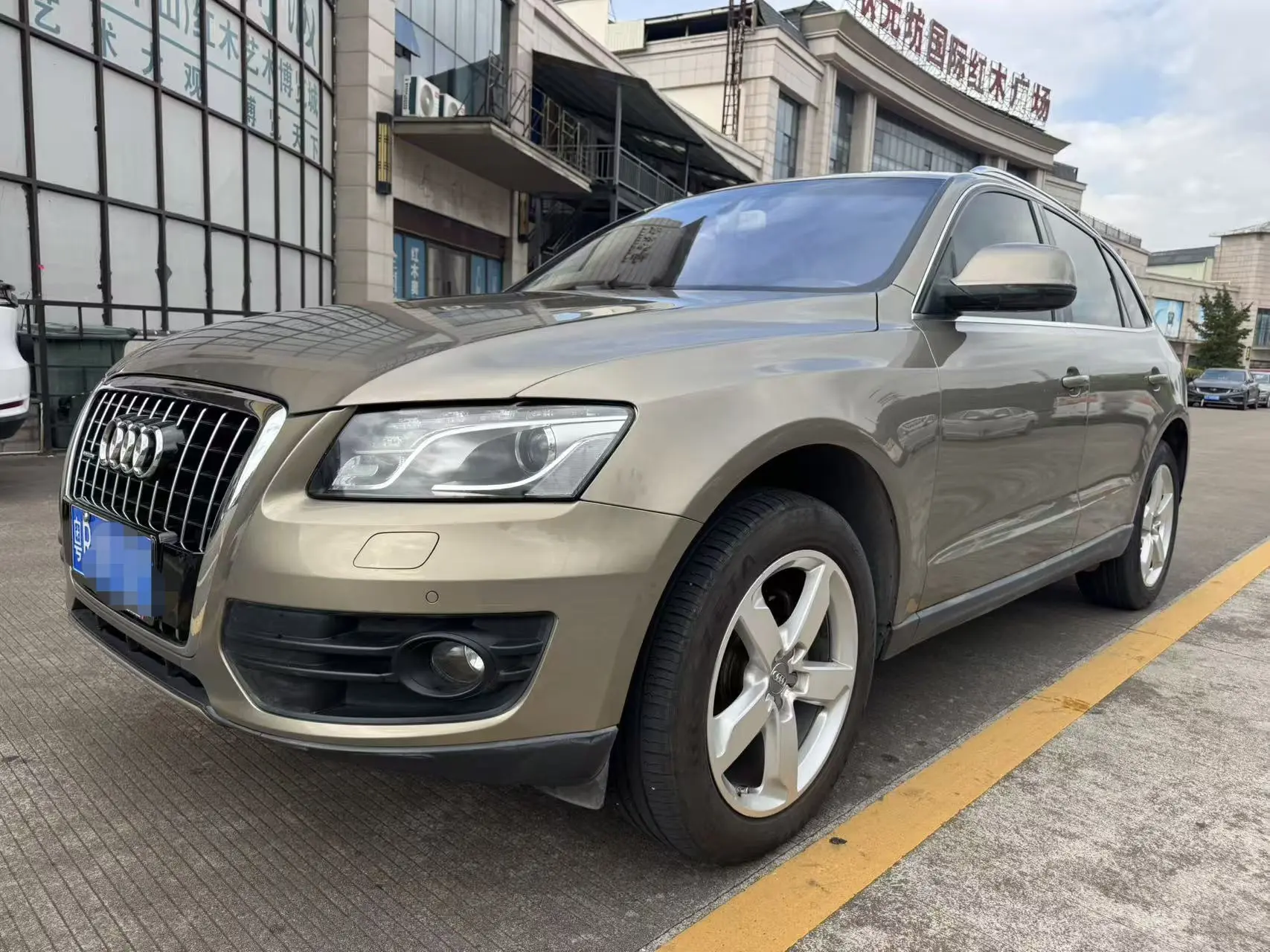 Audi Q5  из Китая