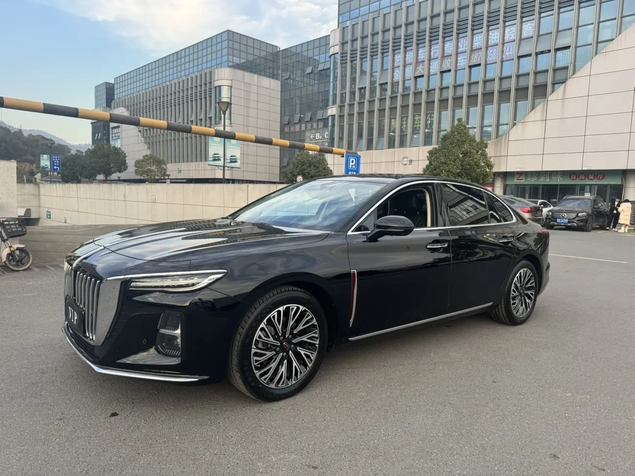 Hongqi H5  из Китая