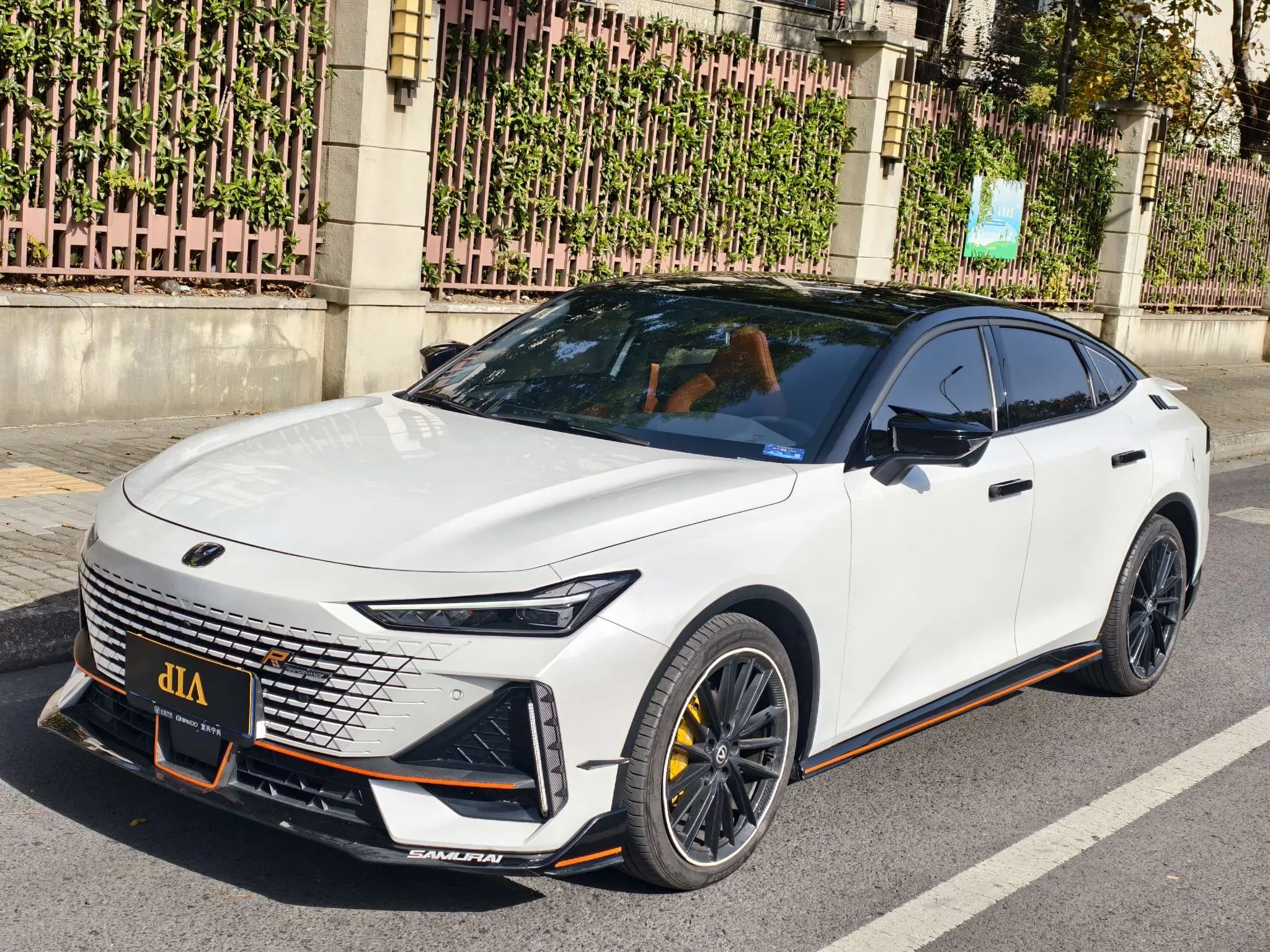 Changan UNI-V  из Китая