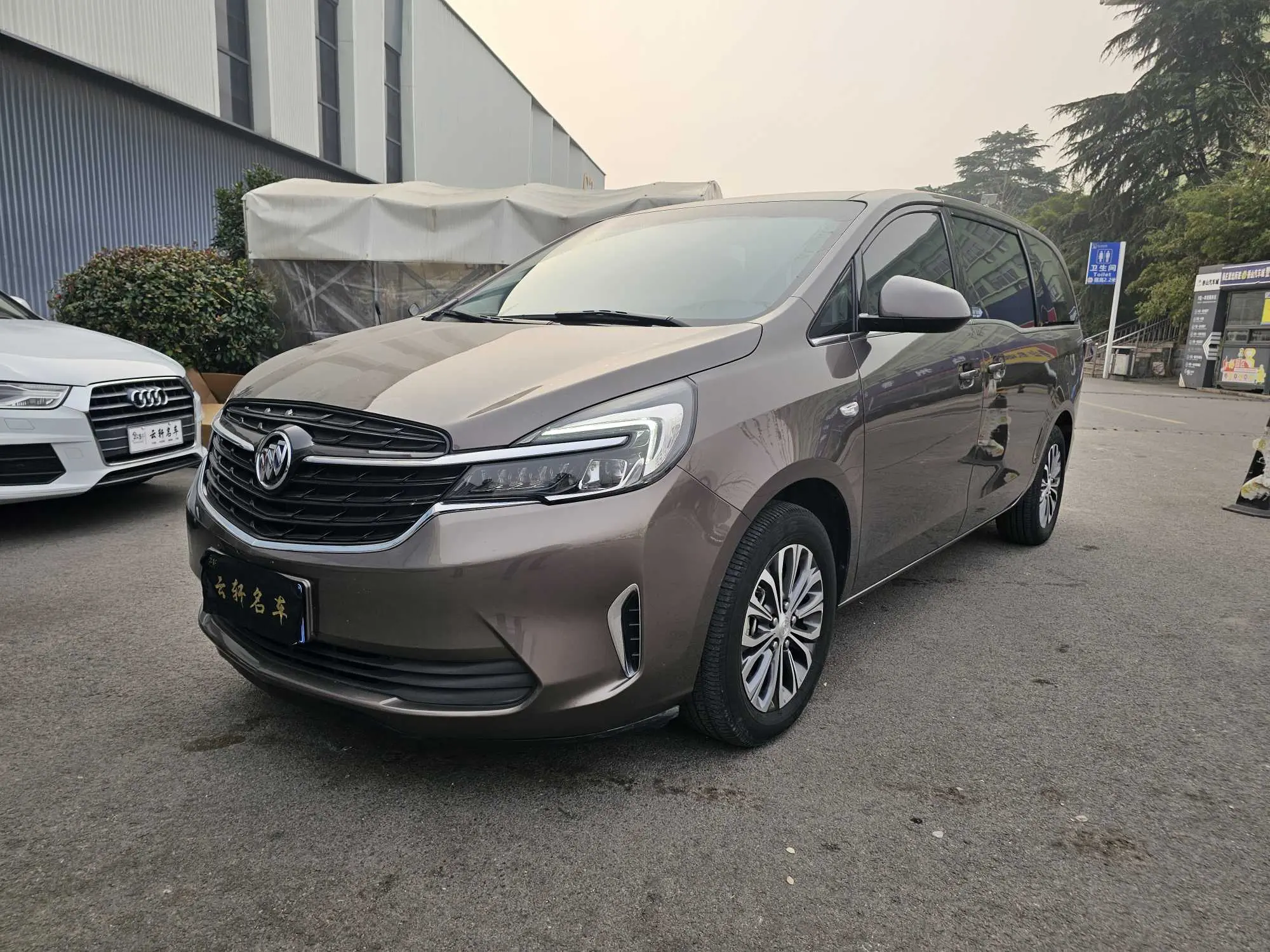 Buick GL8  из Китая