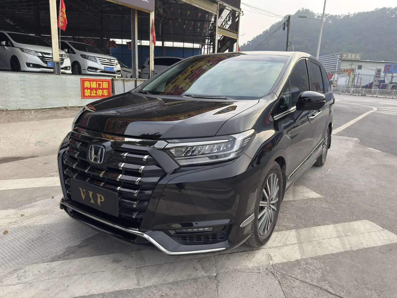 Honda Elysion (Alison)  из Китая