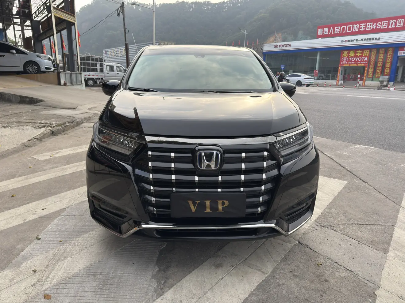 Honda Elysion (Alison)  из Китая