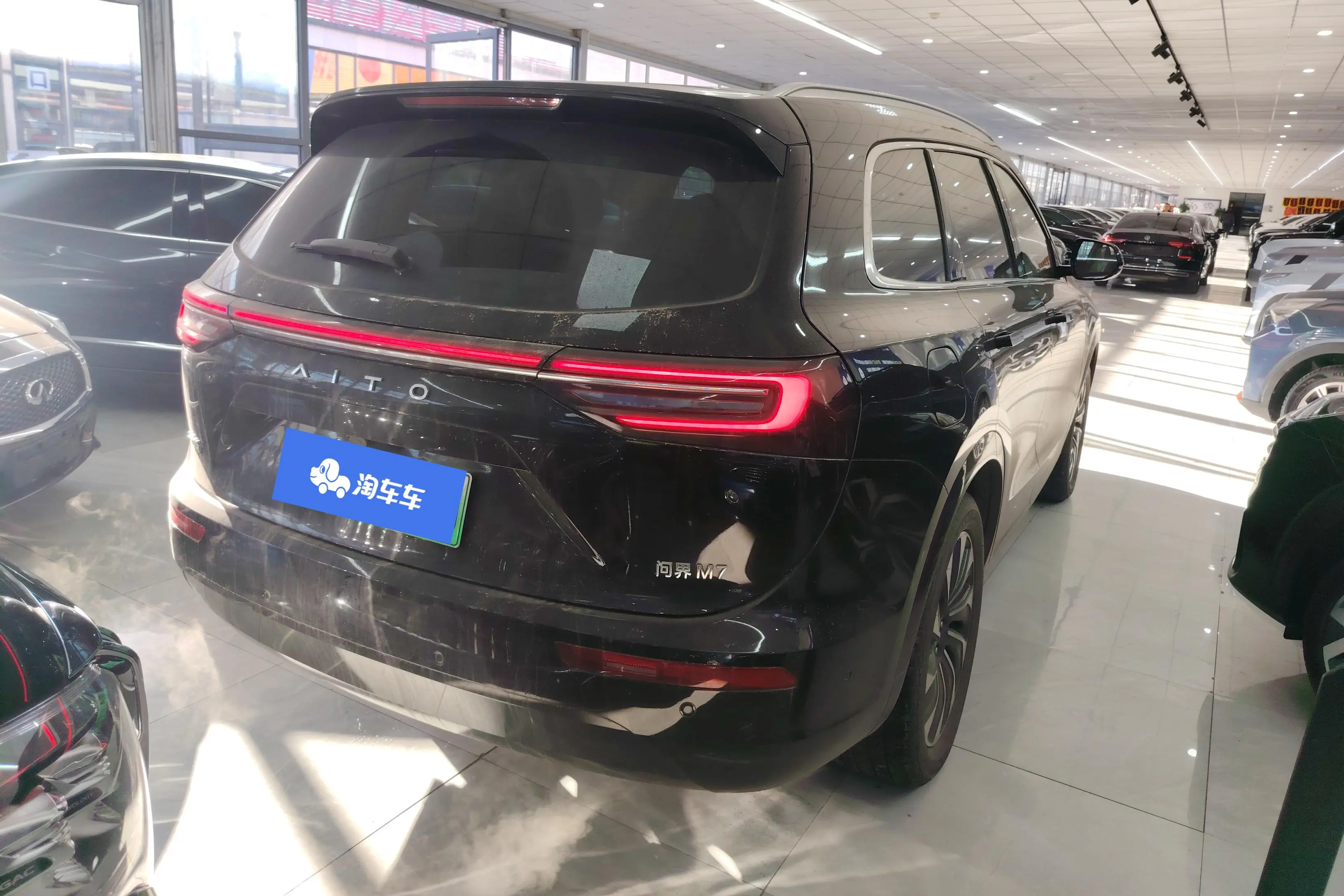 AITO M7 (Wenjie M7)  из Китая