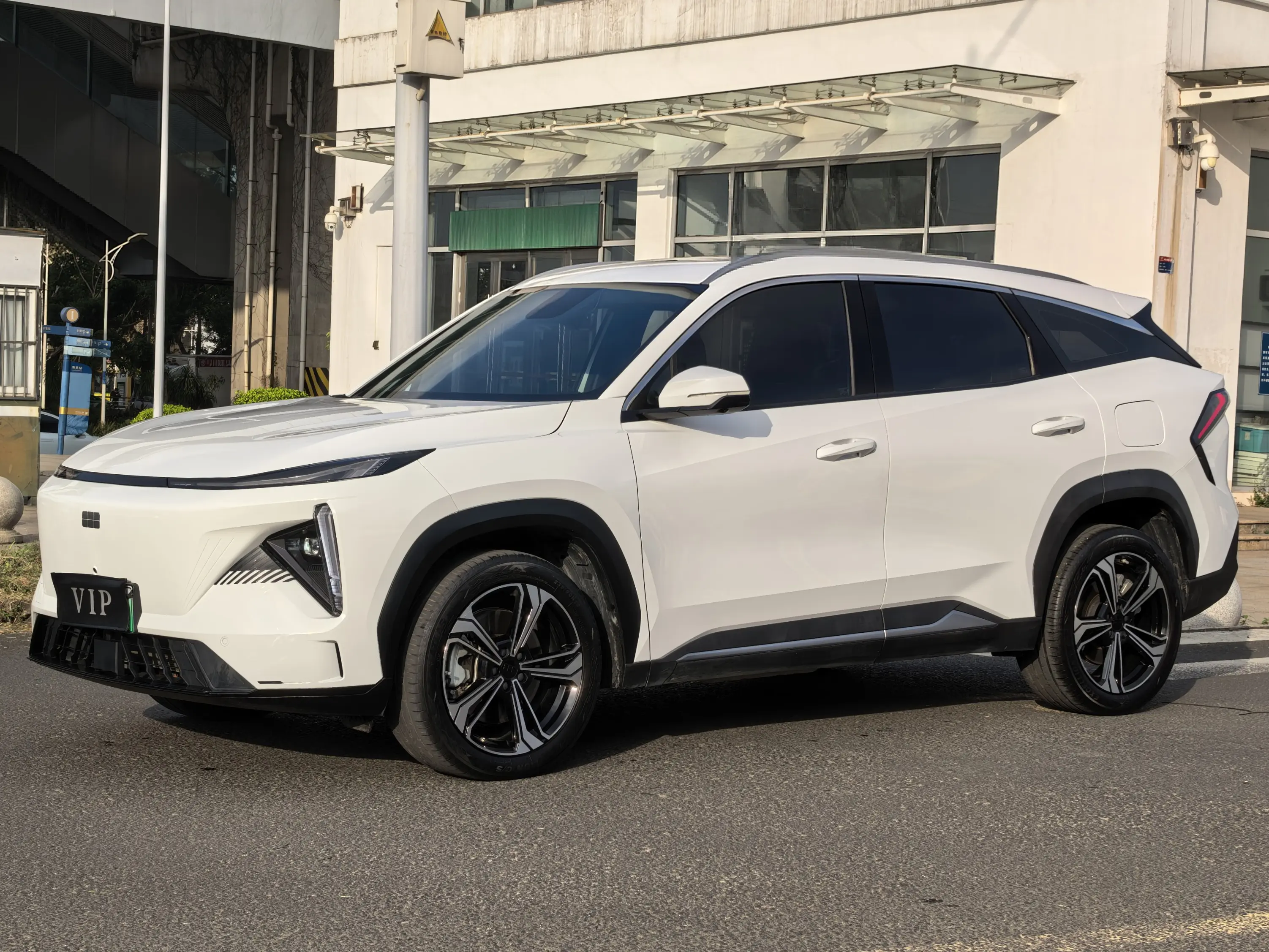 Geely Galaxy L7  из Китая