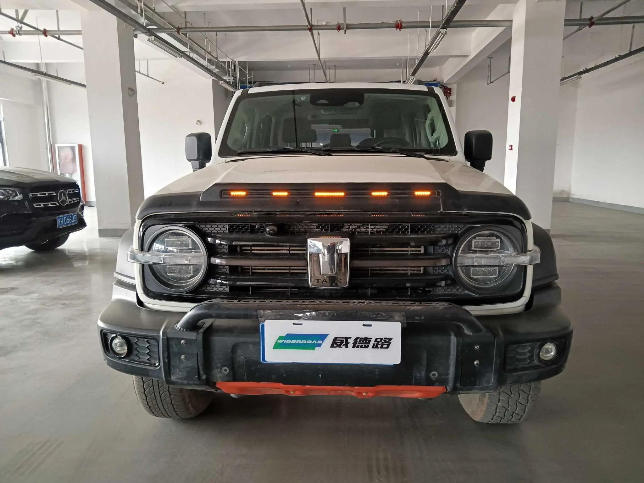 Tank 300  из Китая