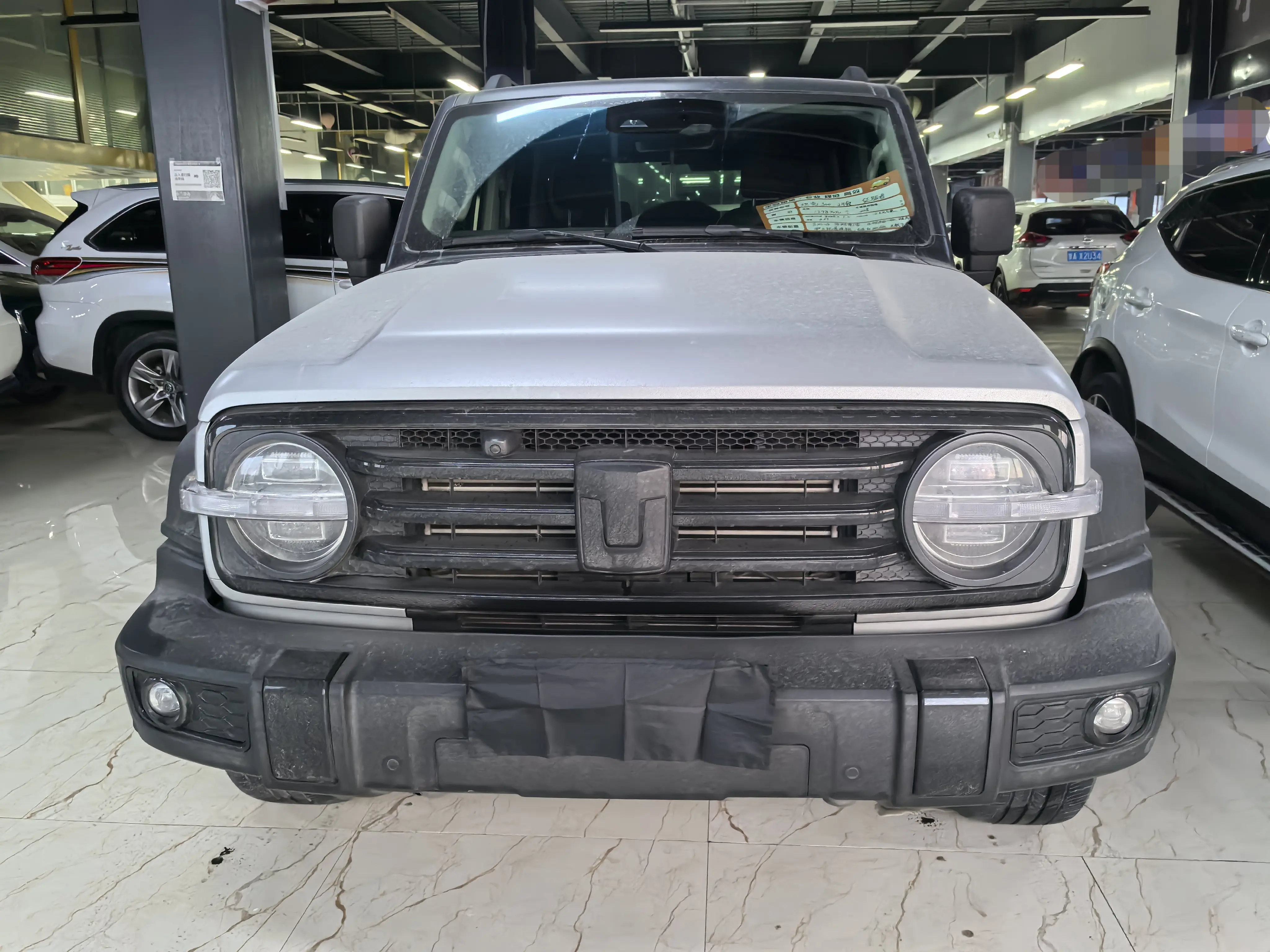 Tank 300  из Китая