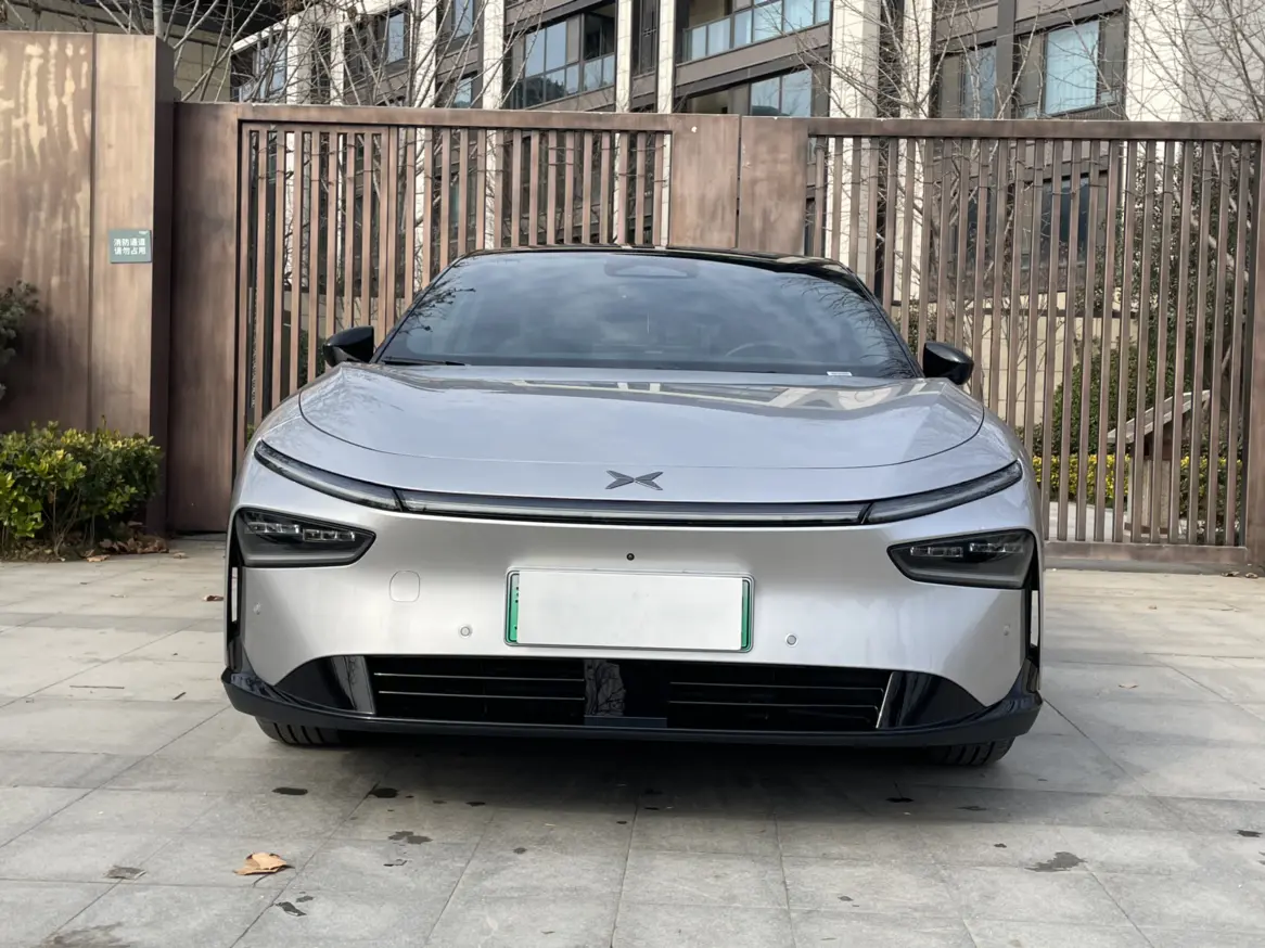 Xpeng P7+  из Китая