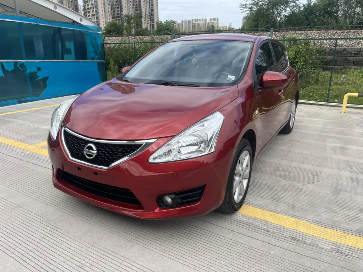 Nissan Tiida  из Китая