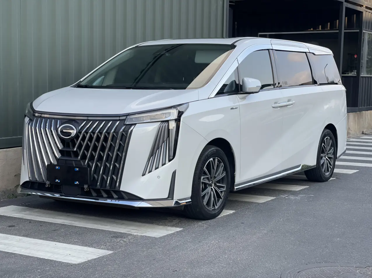 GAC Trumpchi M8  из Китая