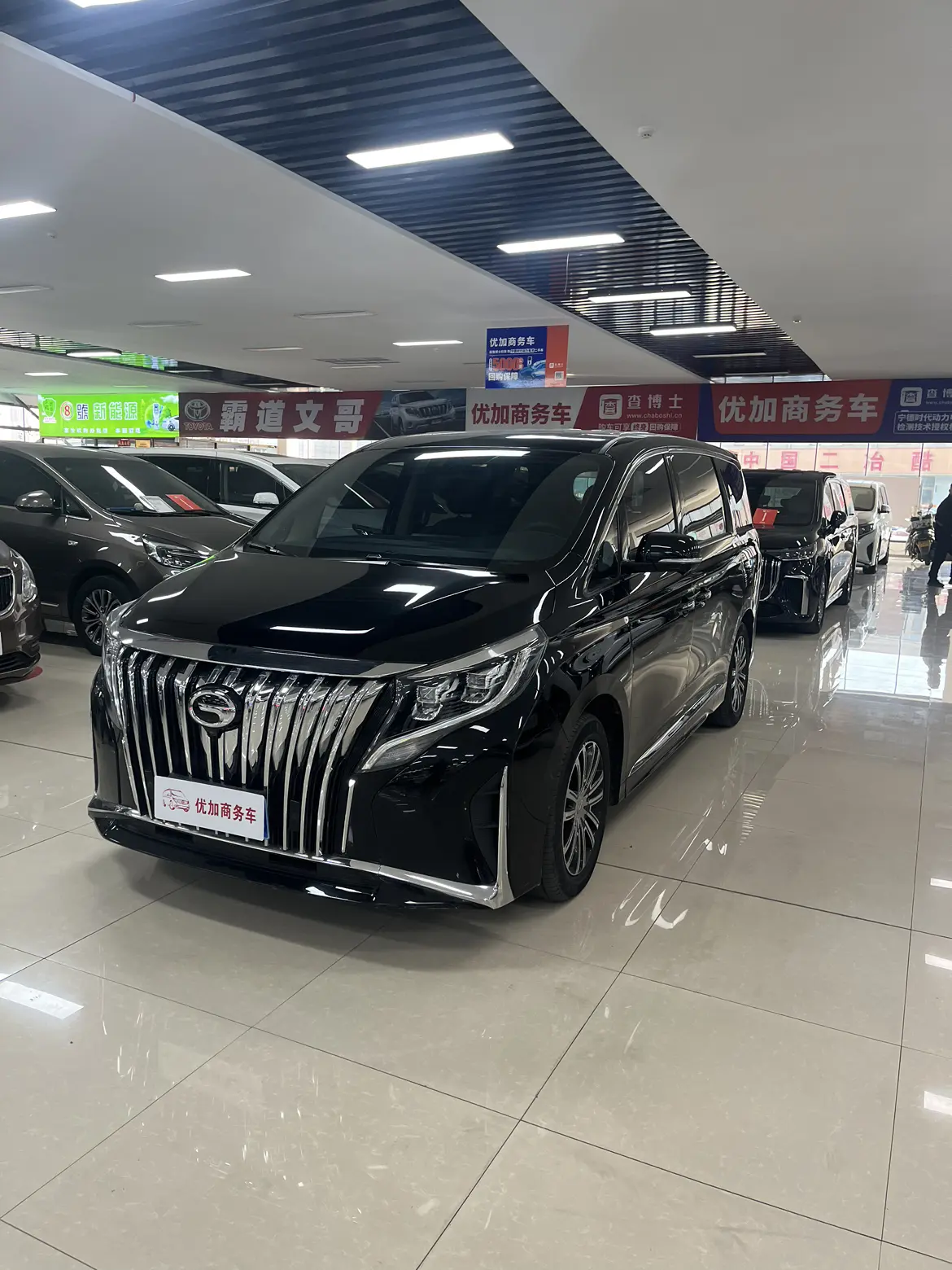 GAC Trumpchi M8  из Китая