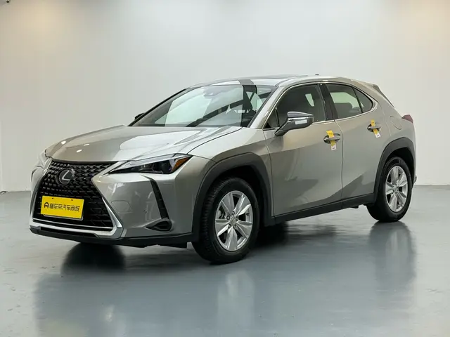 Lexus UX  из Китая