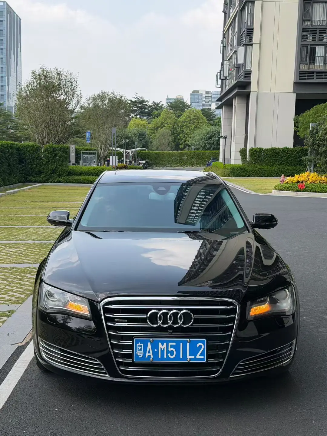 Audi A8  из Китая