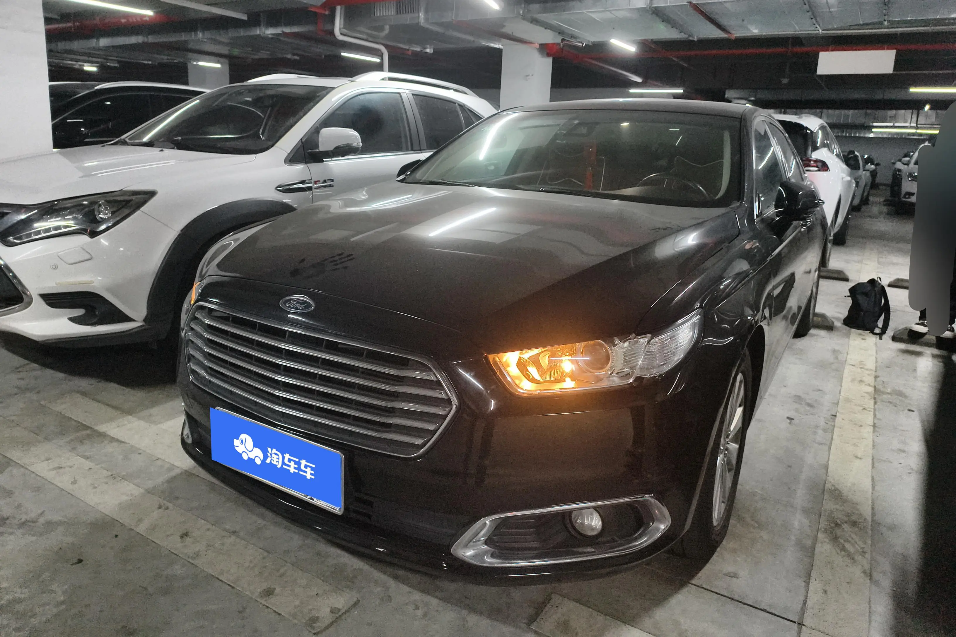 Ford Taurus  из Китая