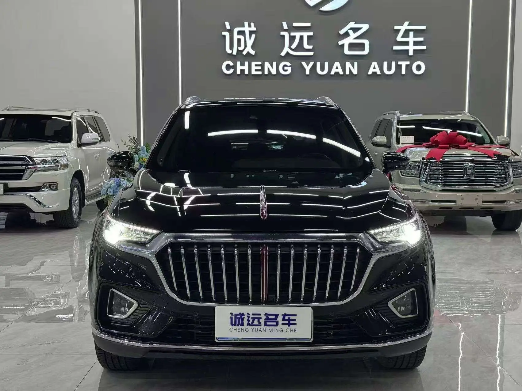 Hongqi HS5  из Китая