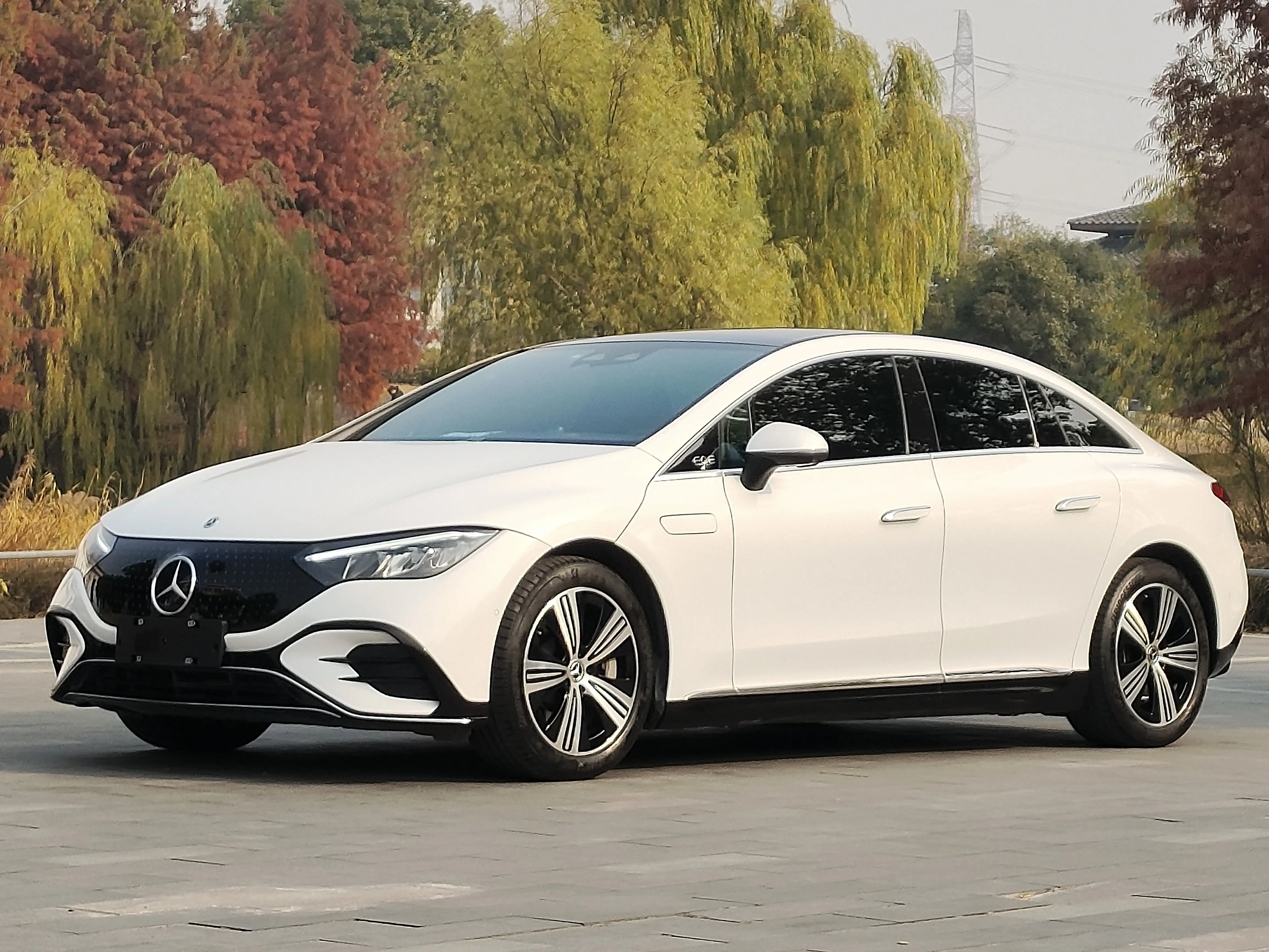 Mercedes-Benz EQE  из Китая