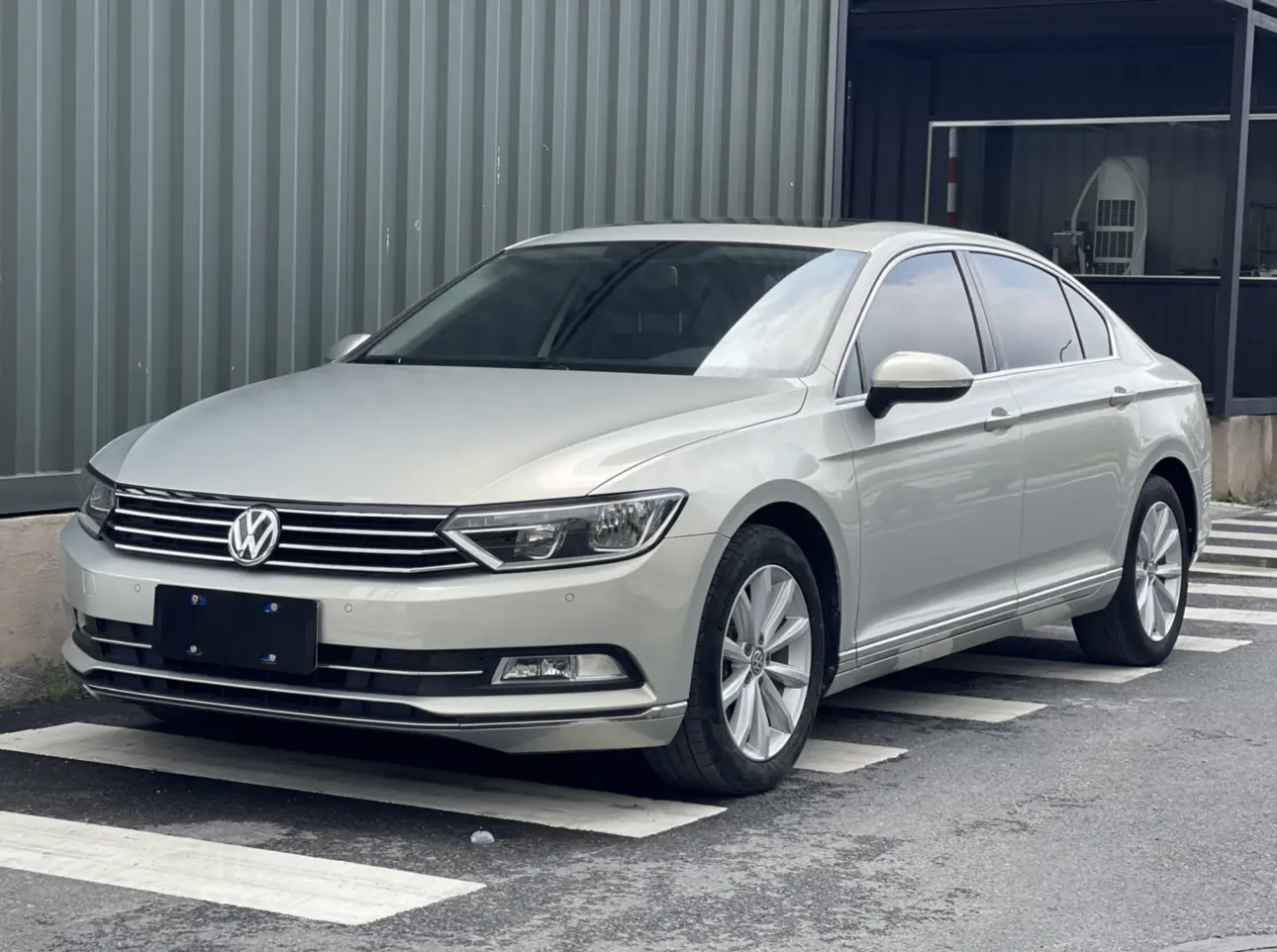 Volkswagen Magotan  из Китая