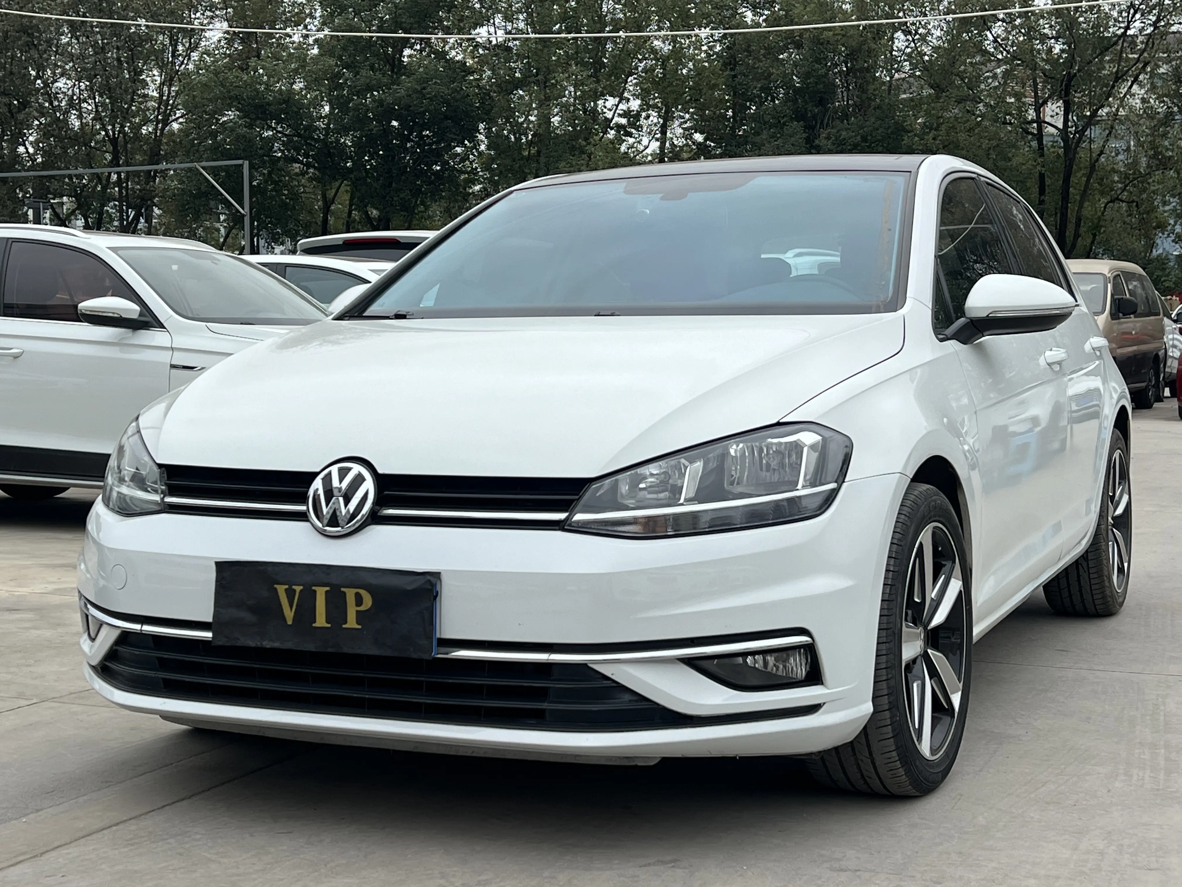 Volkswagen Golf  из Китая