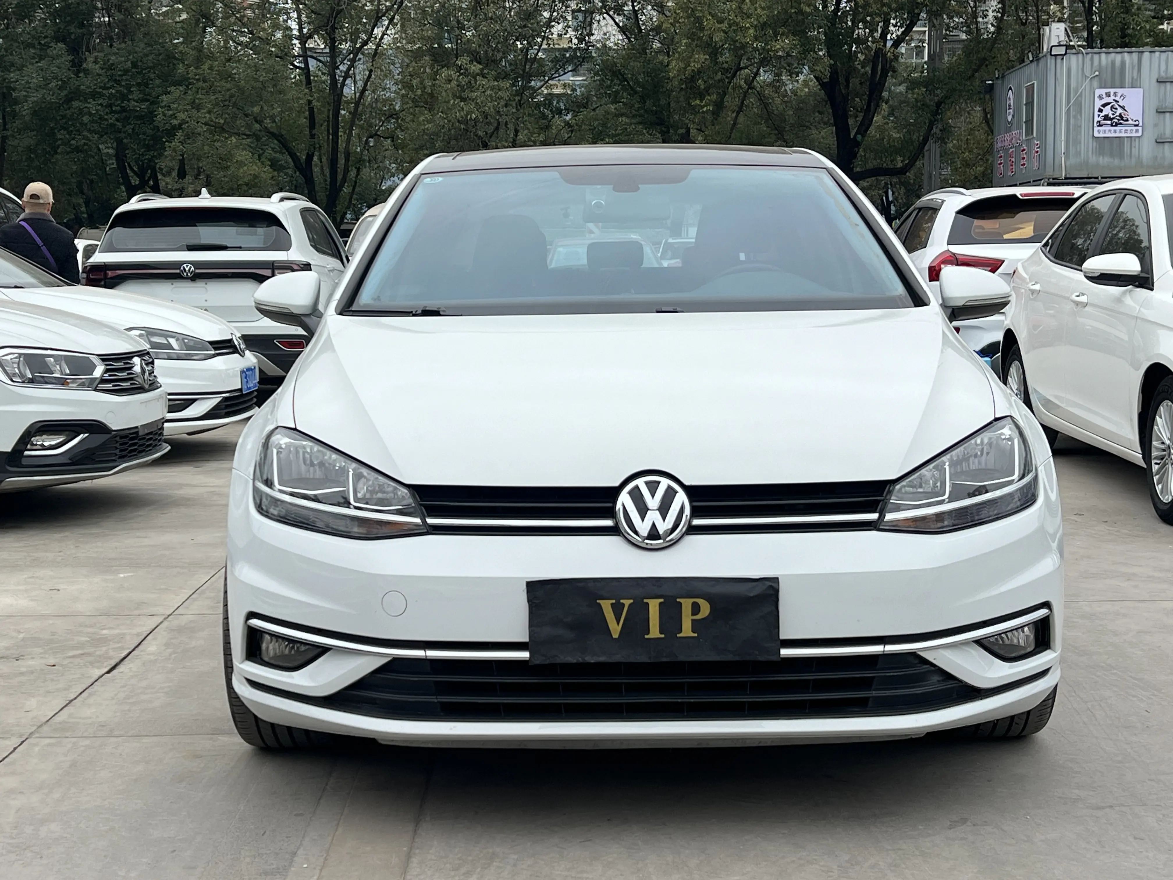 Volkswagen Golf  из Китая
