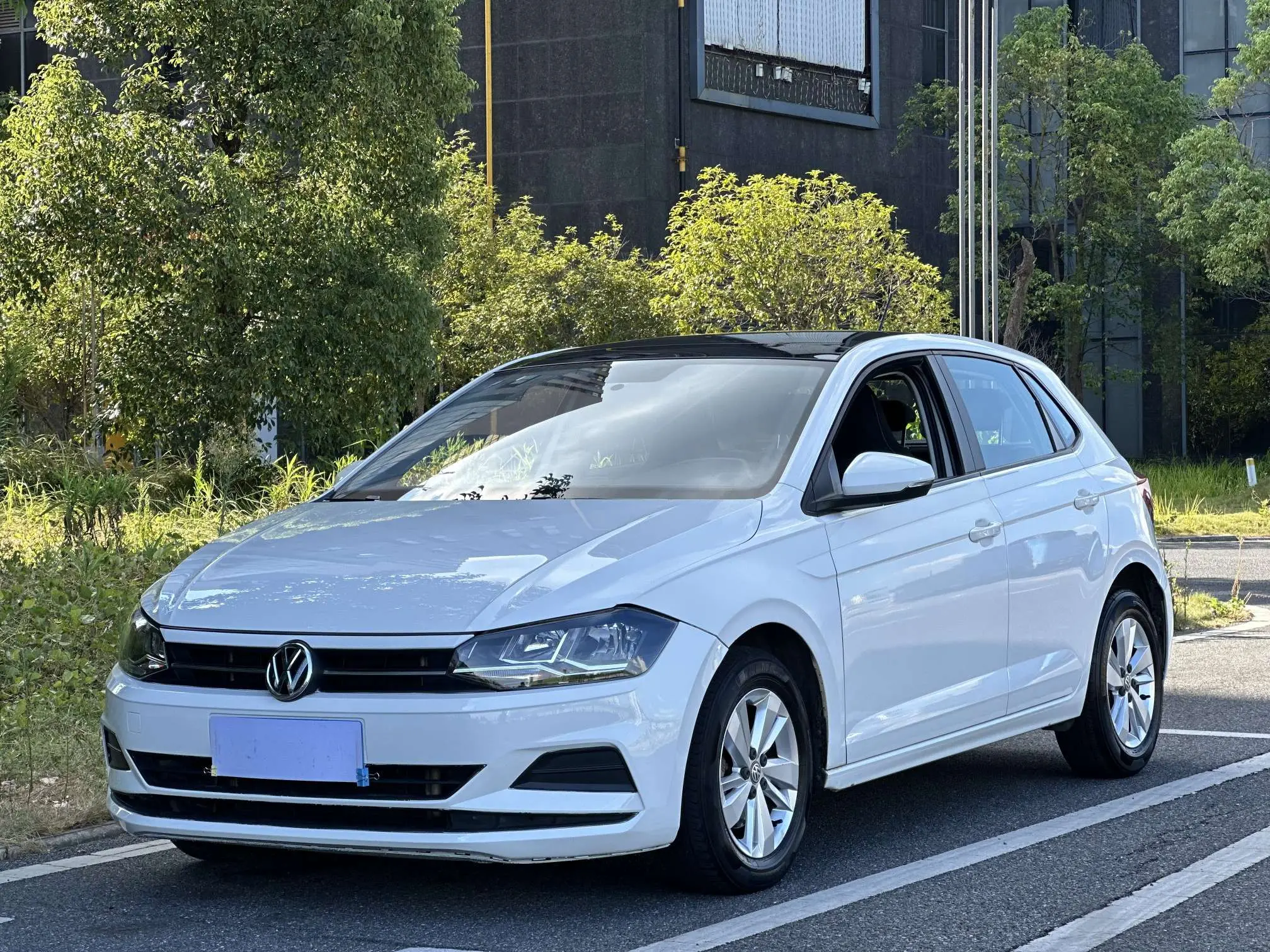 Volkswagen Polo  из Китая