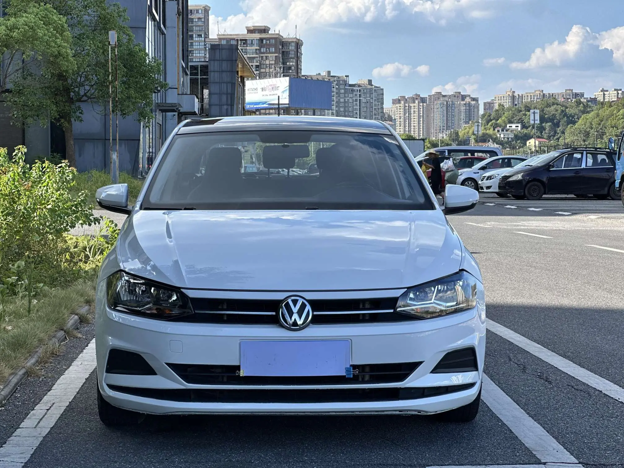Volkswagen Polo  из Китая