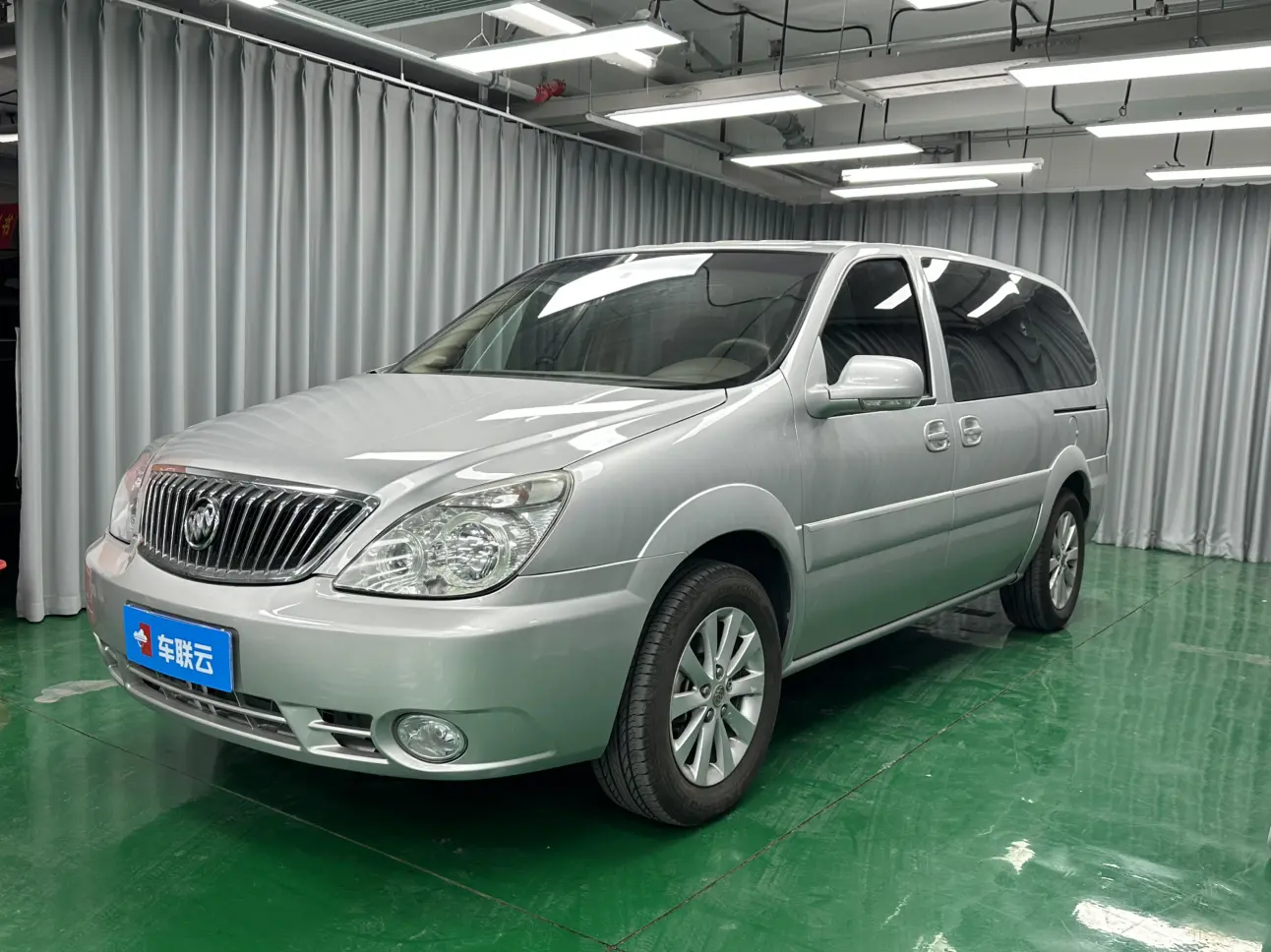 Buick GL8  из Китая