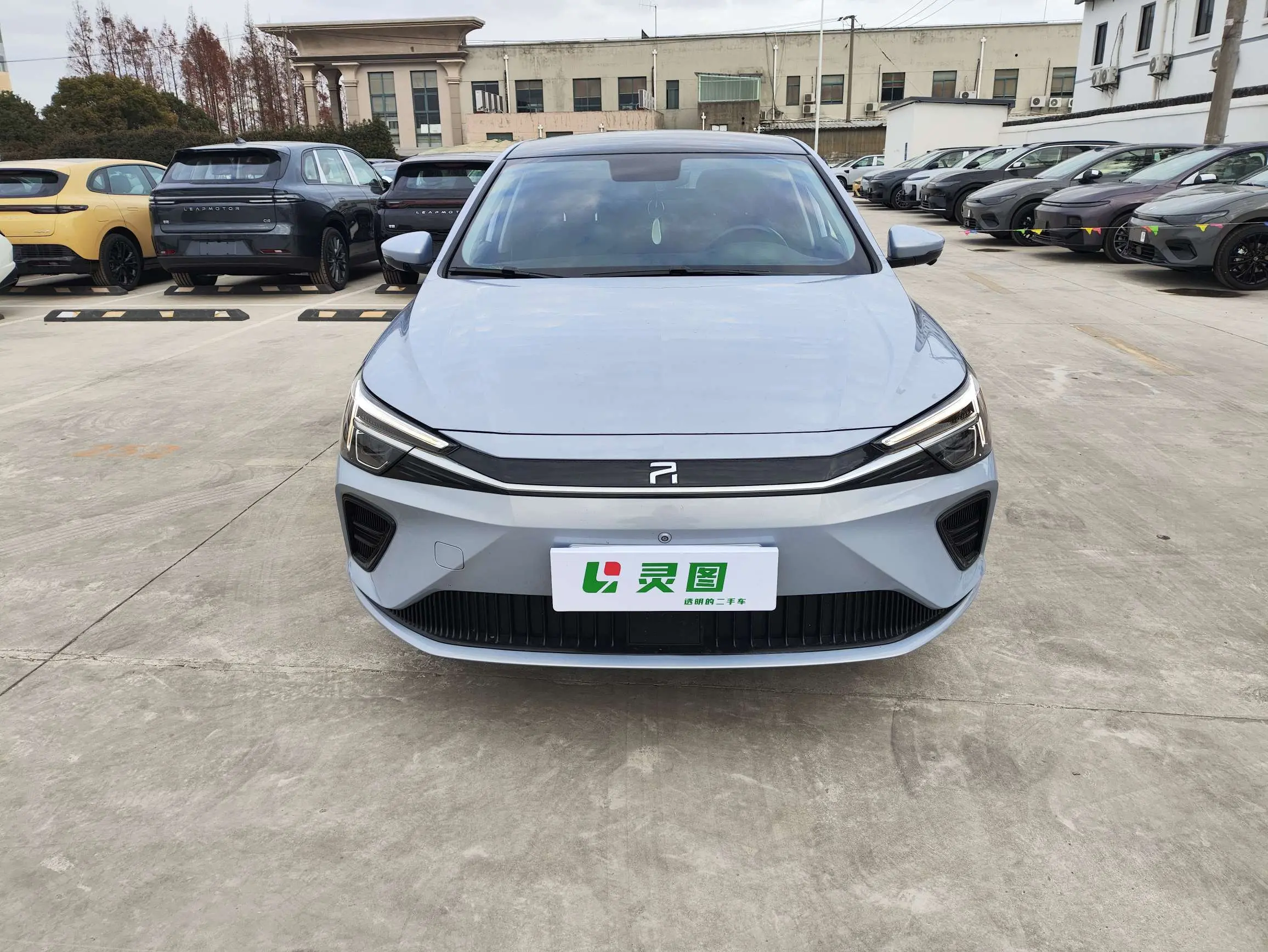 Rising Auto Feifan ER6  из Китая