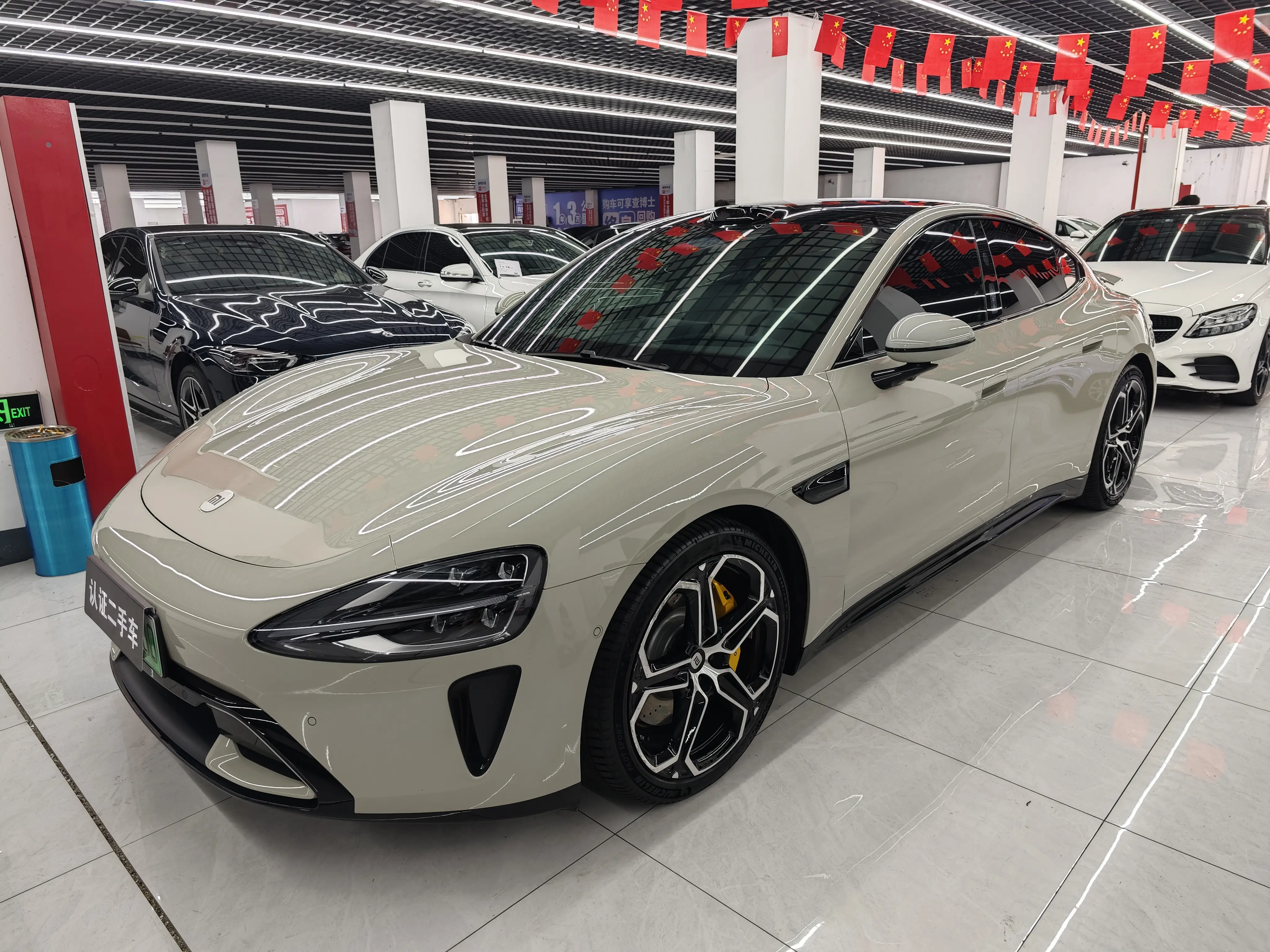 Xiaomi car Xiaomi SU7  из Китая