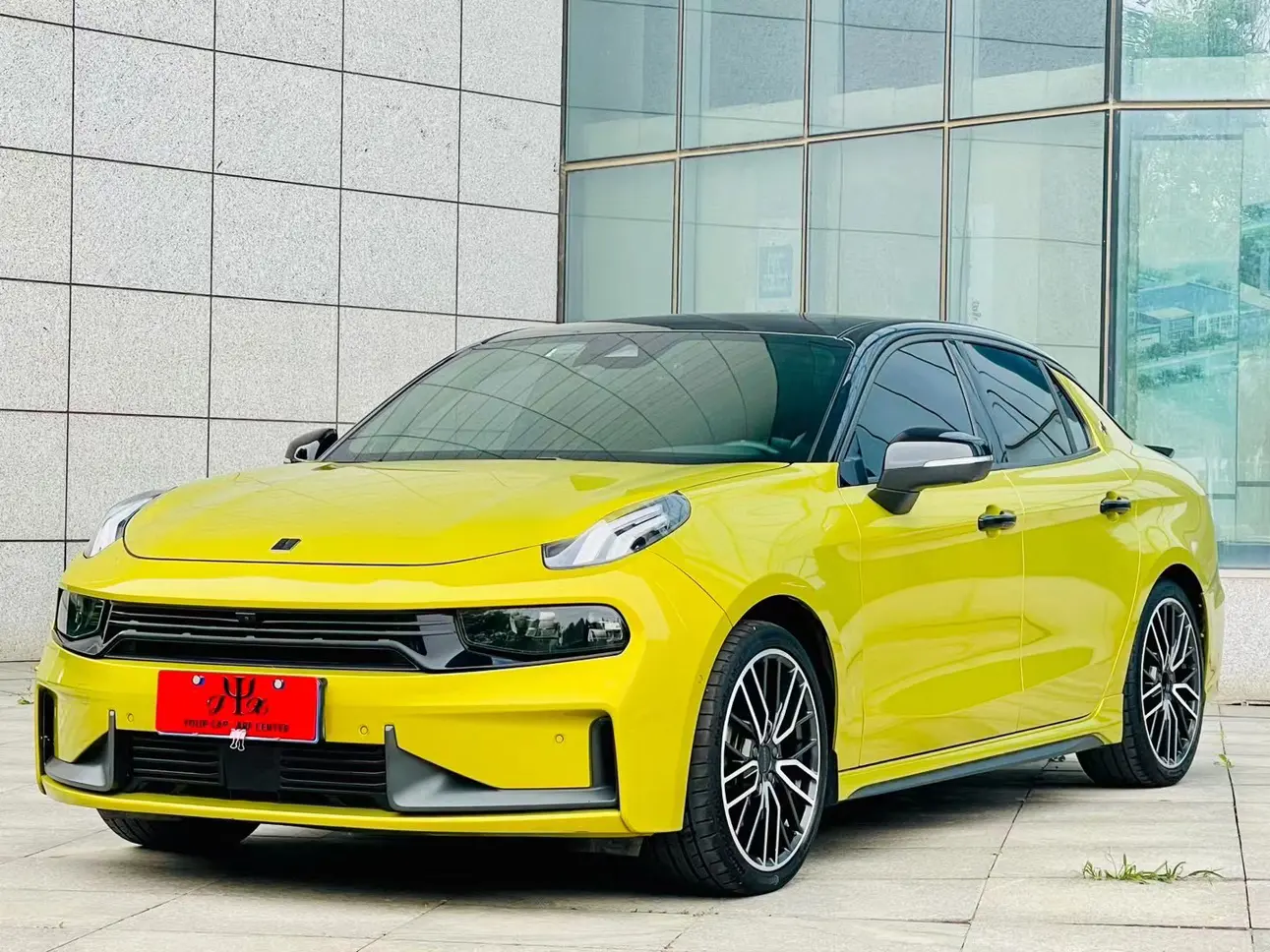 Lynk & Co 03