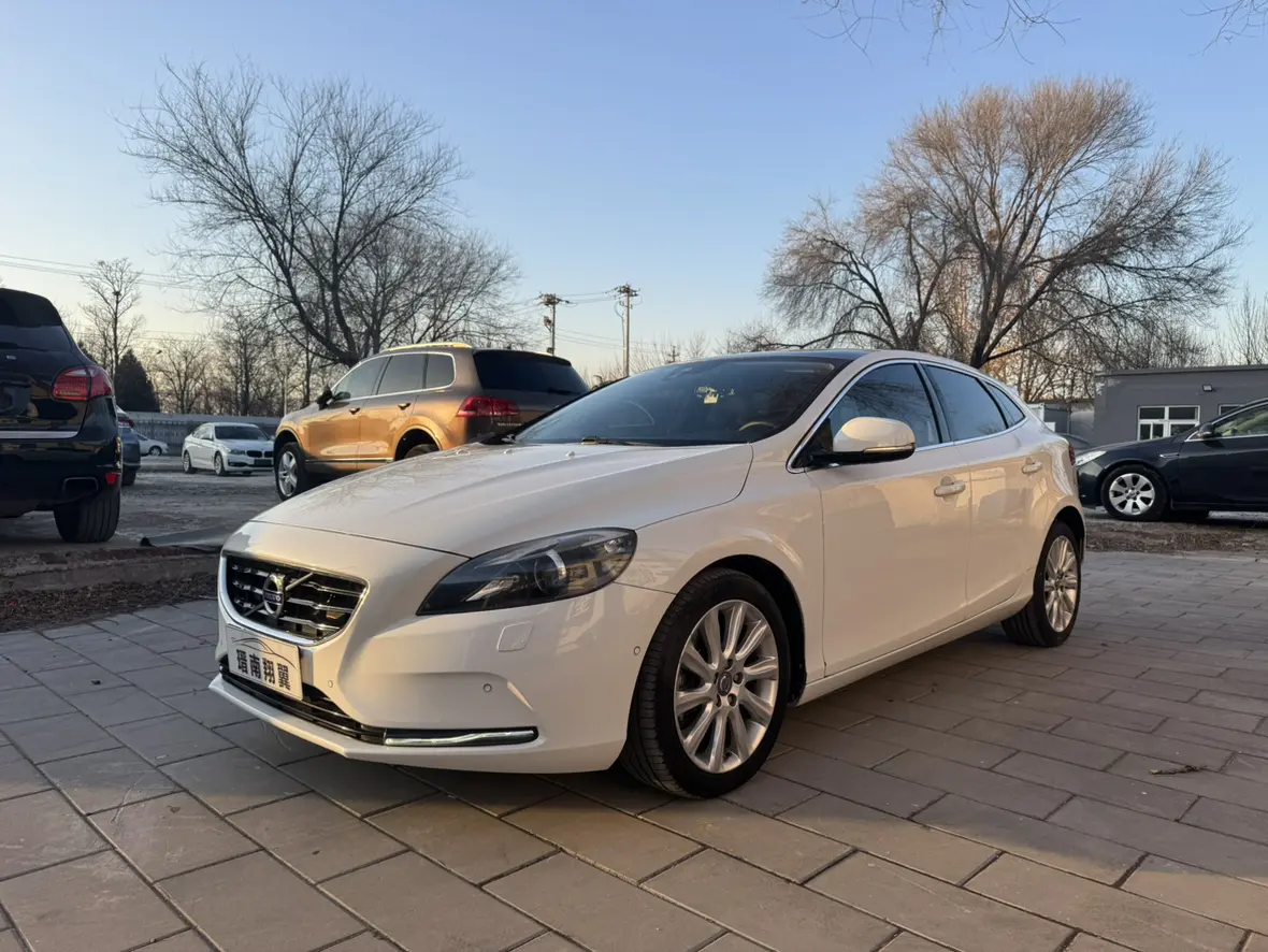 Volvo V40  из Китая