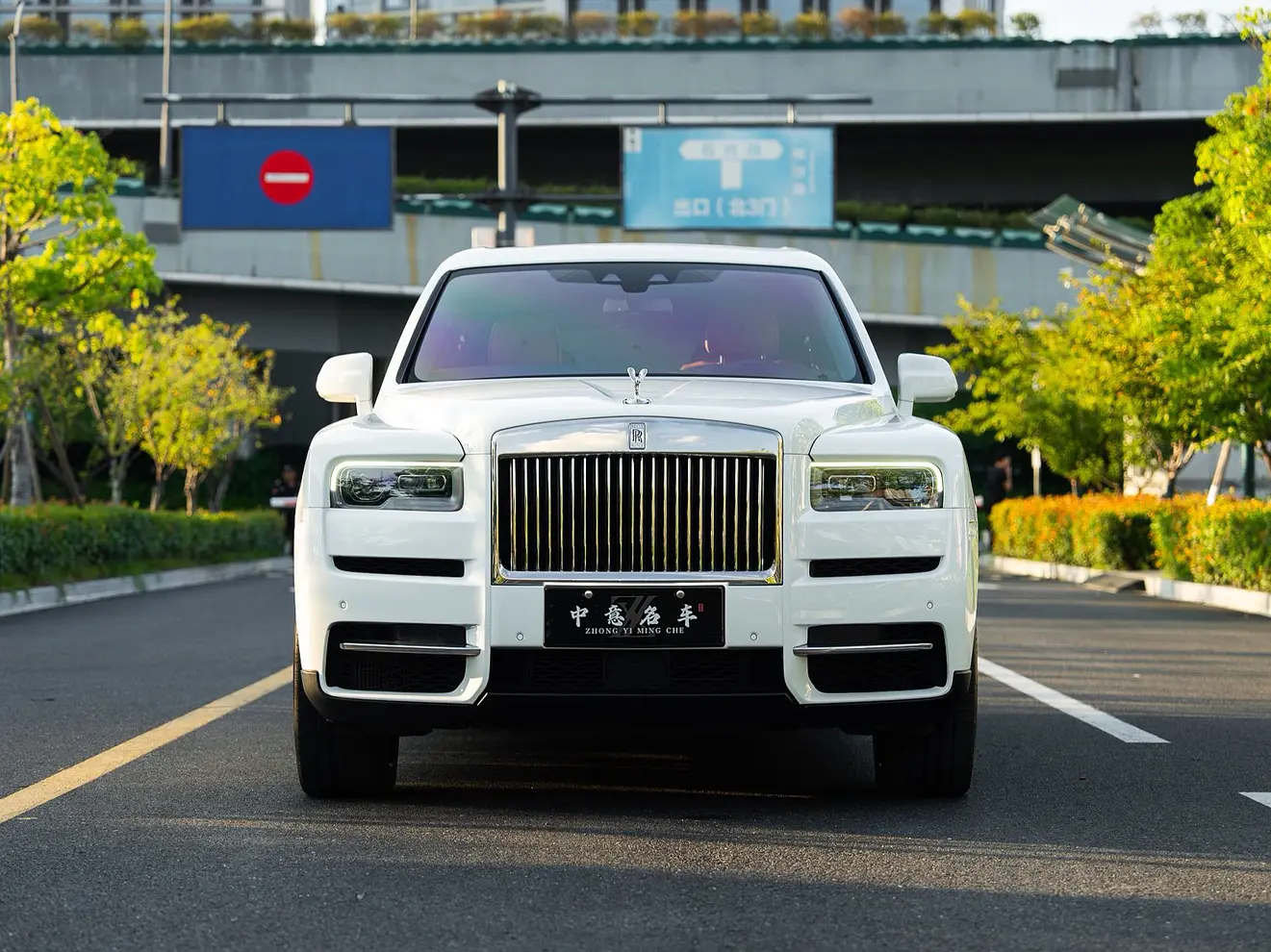Rolls Royce Cullinan  из Китая