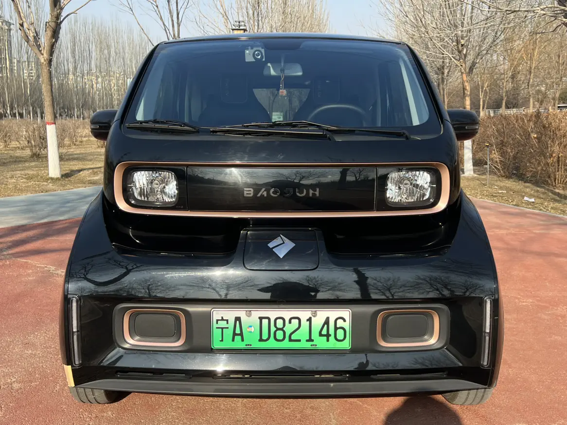 Baojun KiWi EV  из Китая