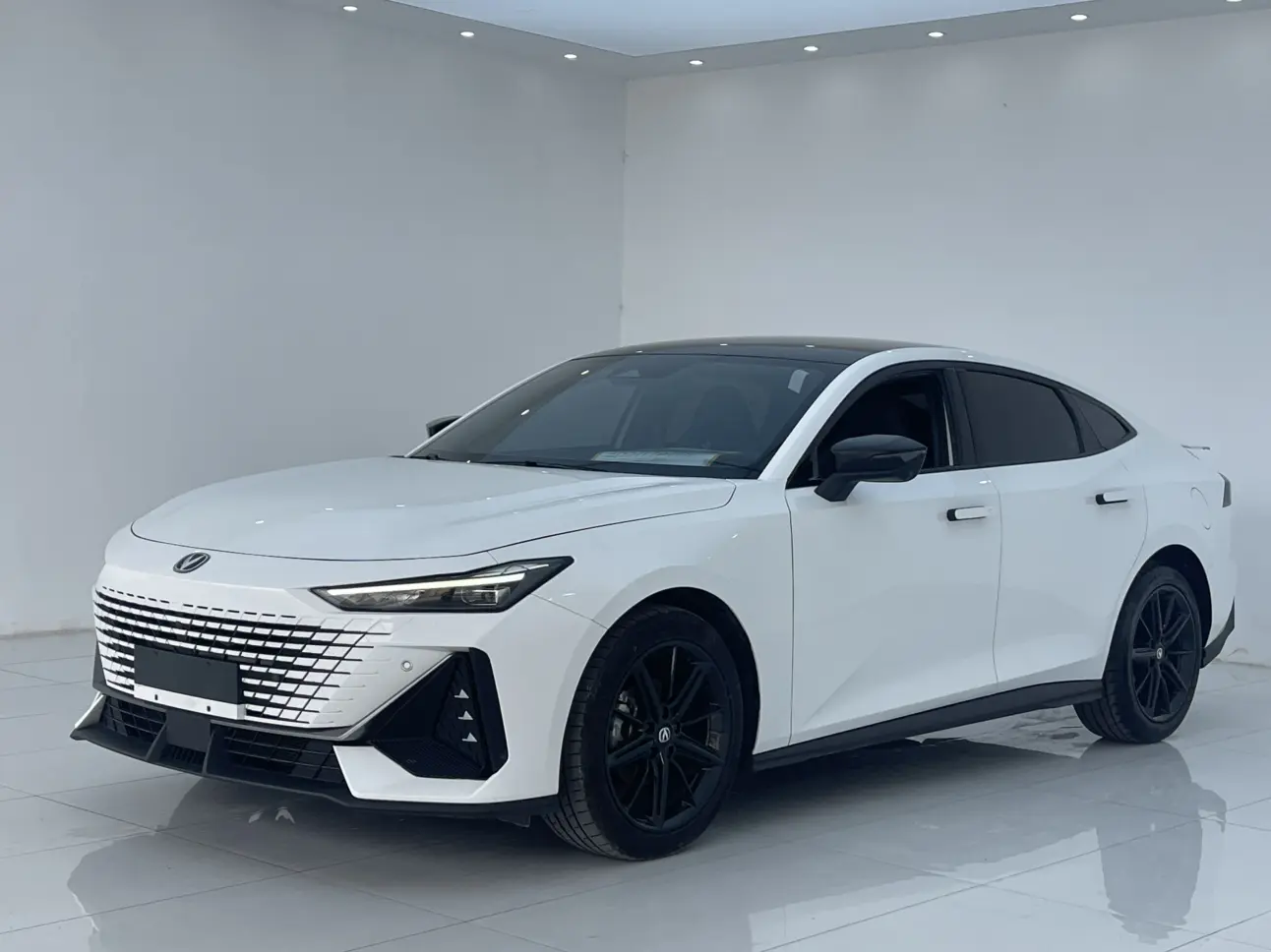 Changan UNI-V  из Китая