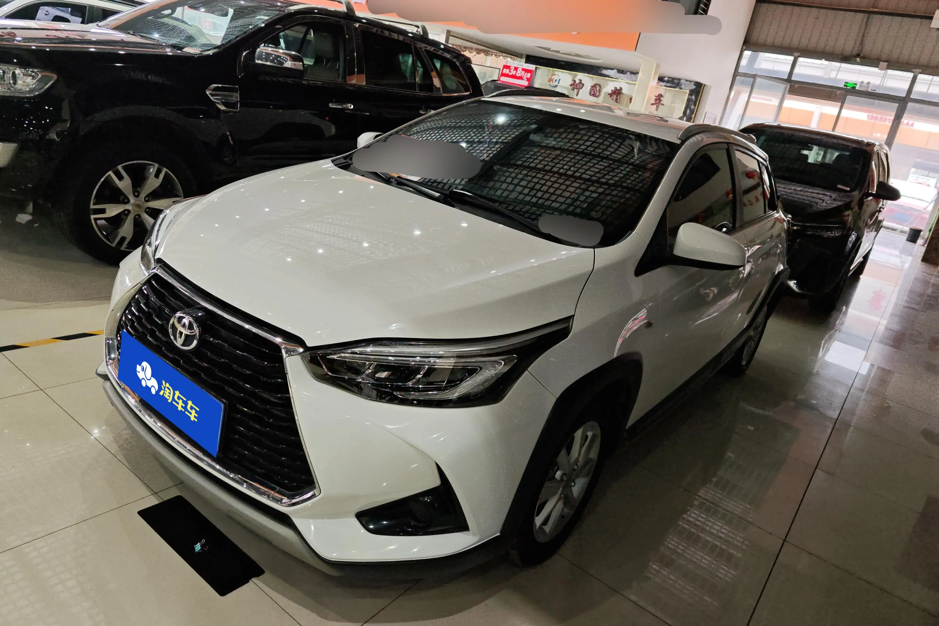 Toyota Yaris L  из Китая