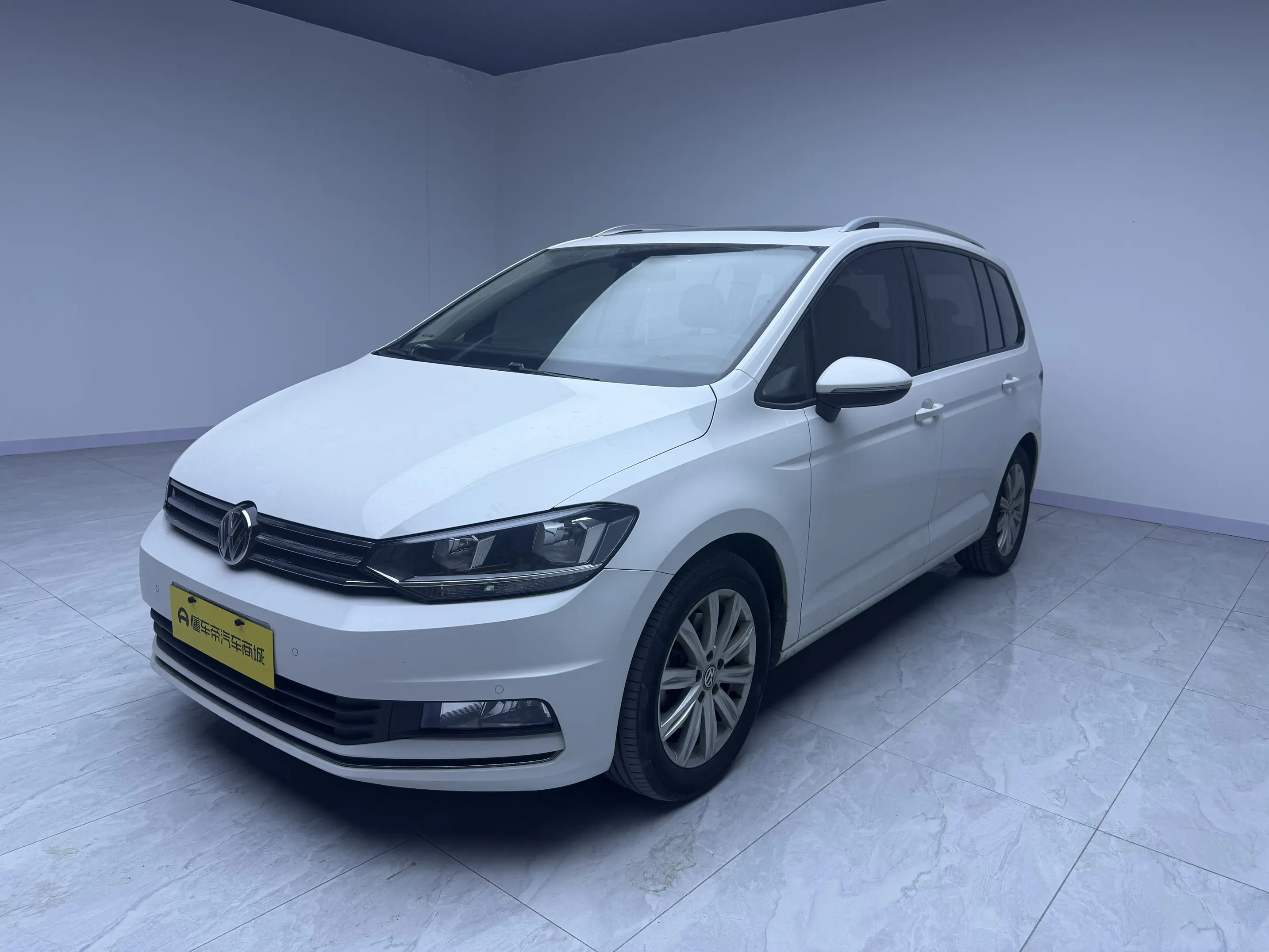 Volkswagen Touran L  из Китая