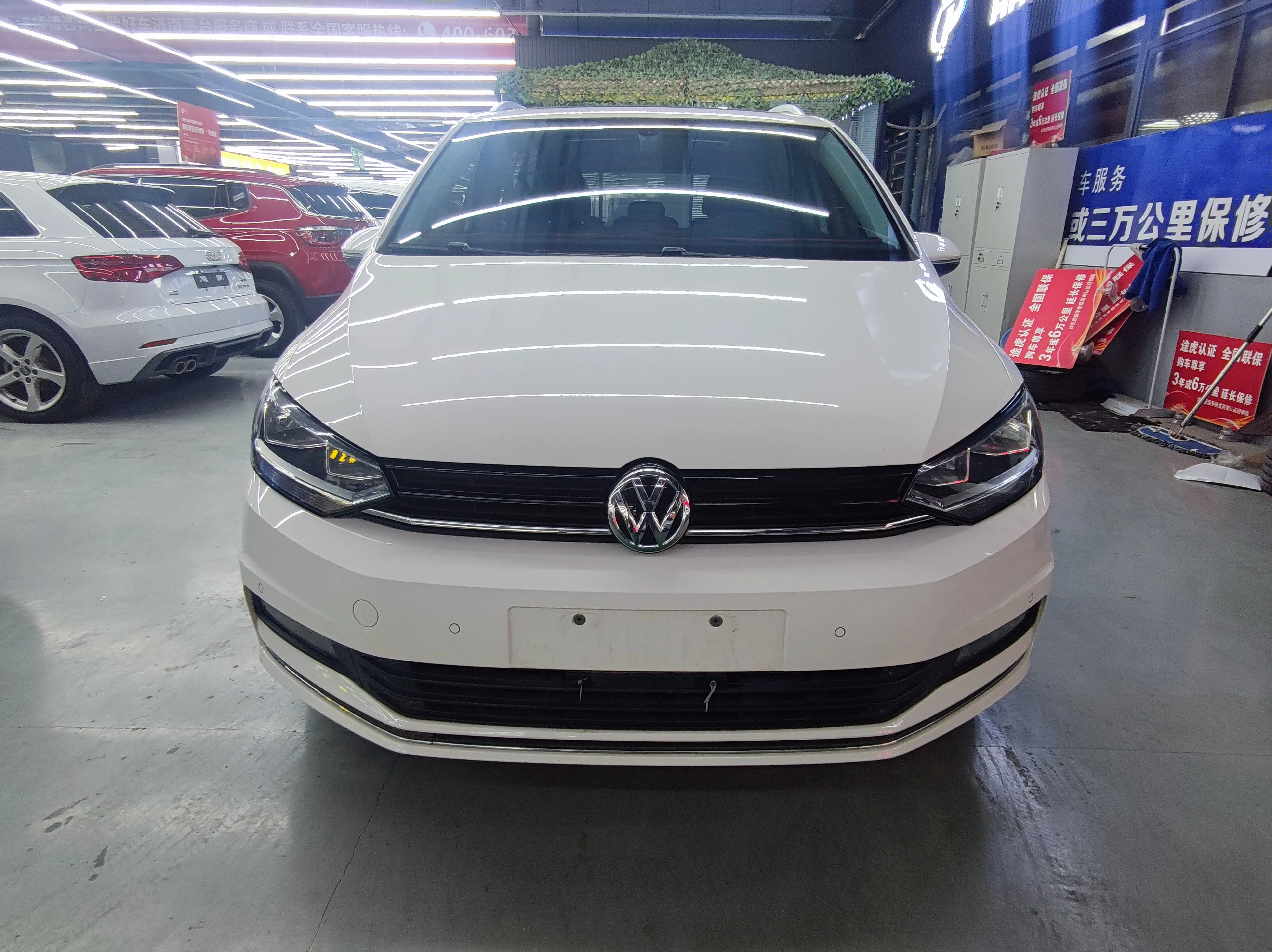 Volkswagen Touran L  из Китая