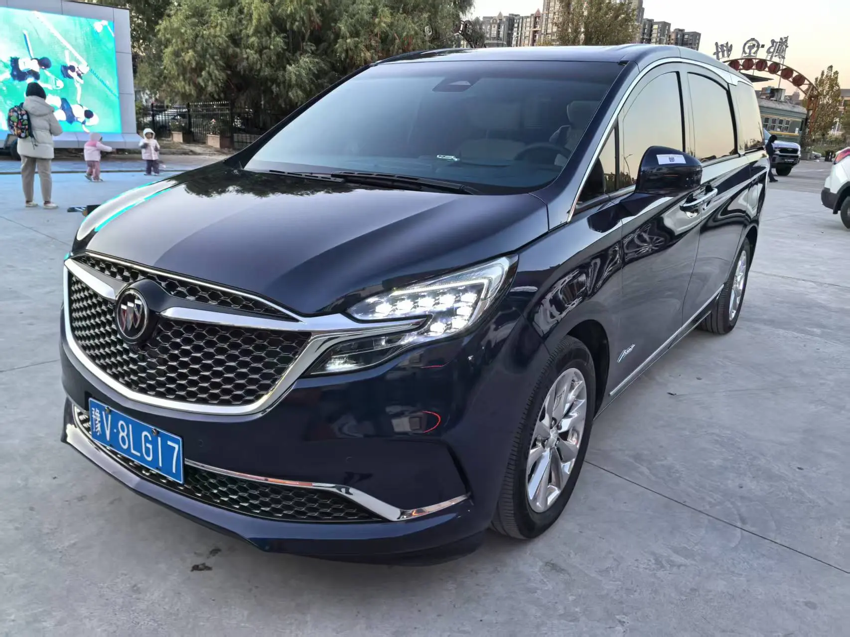 Buick GL8  из Китая