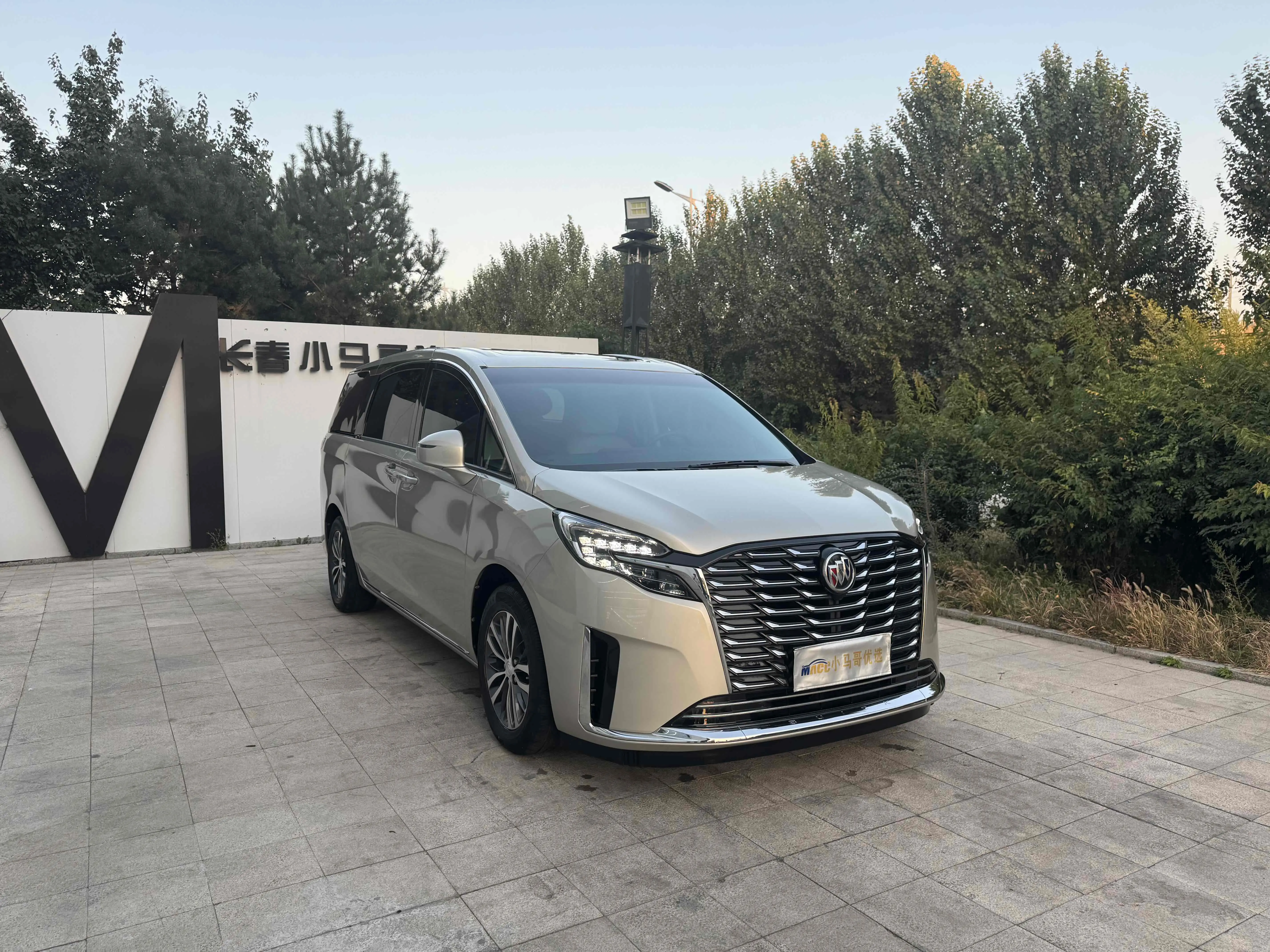 Buick GL8  из Китая